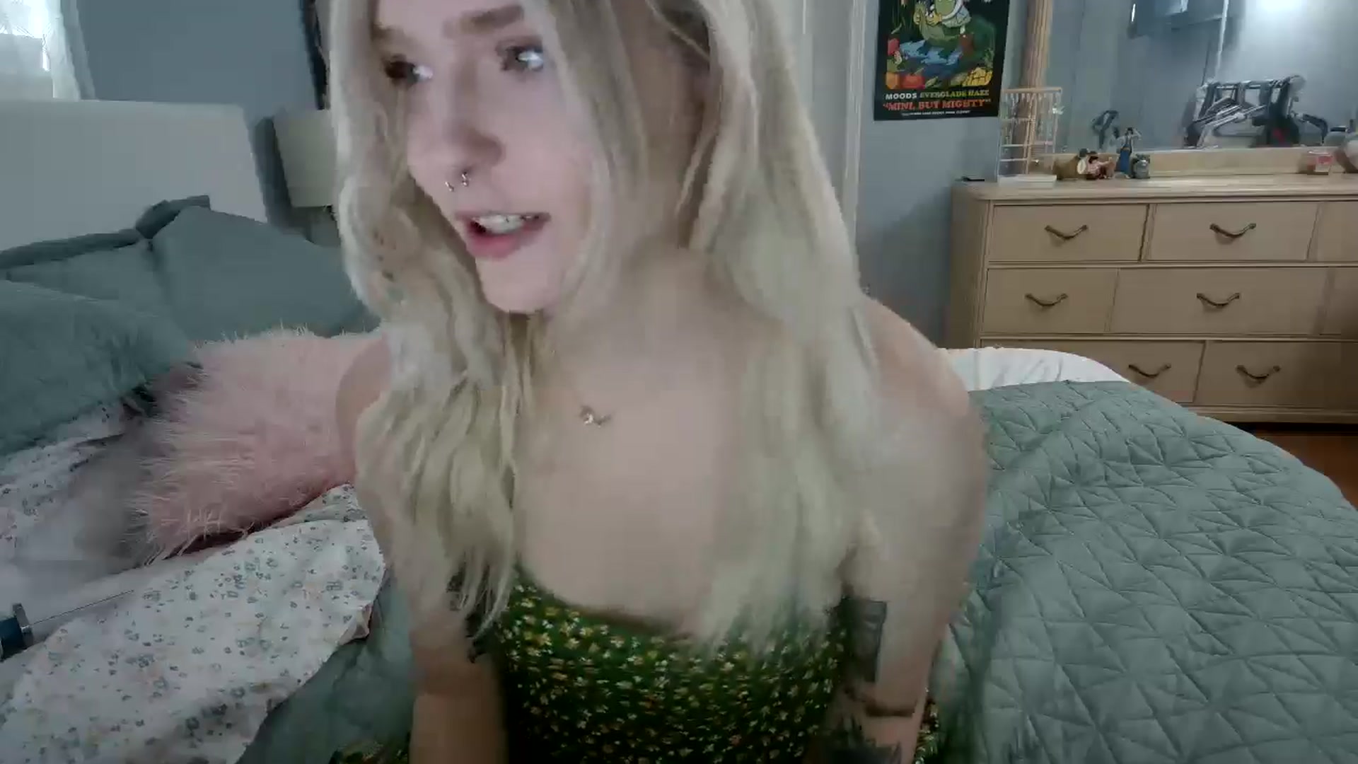 Gallery image thumbnail from DuckChan0's myfreecams stream on, 06/03/2024, 15:12 image 8 of 20