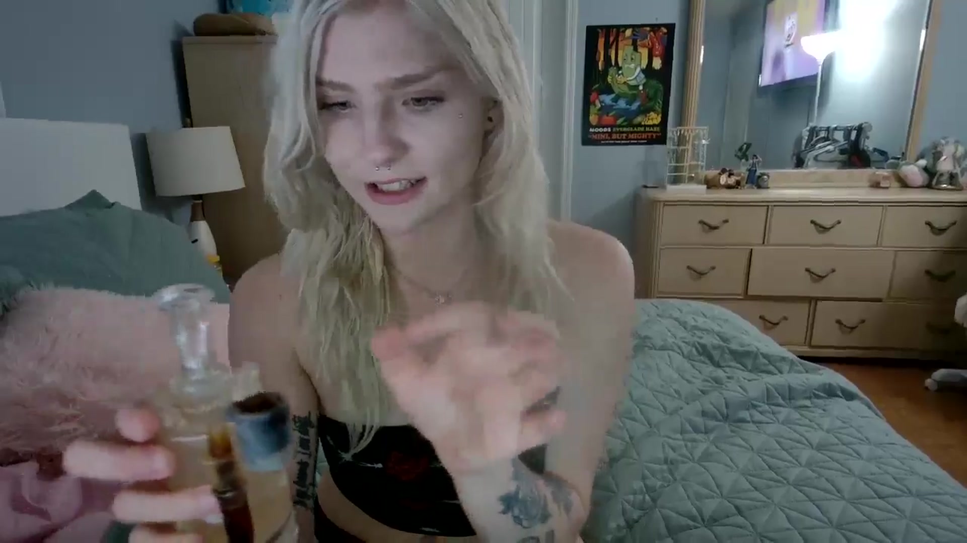 Gallery image thumbnail from DuckChan0's myfreecams stream on, 06/03/2024, 22:15 image 6 of 20