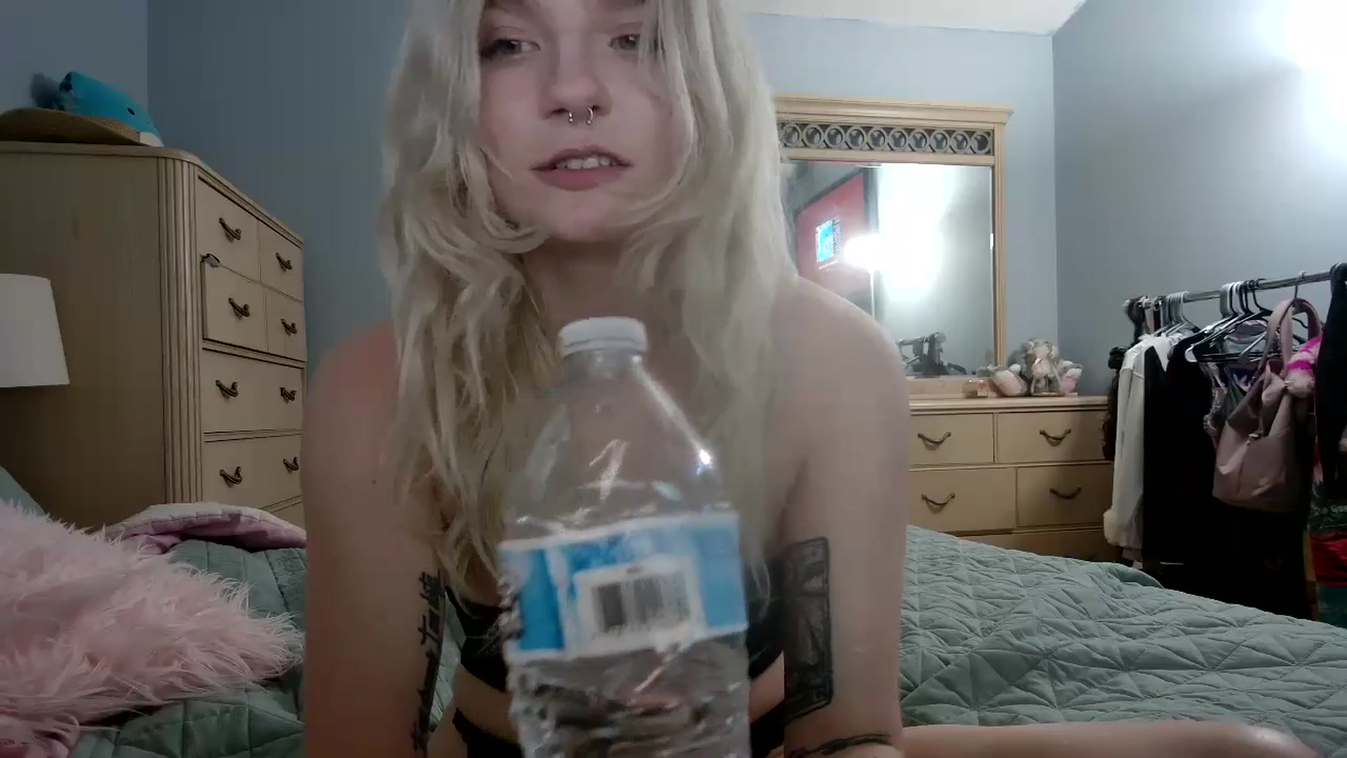 Gallery image thumbnail from DuckChan0's myfreecams stream on, 06/03/2024, 23:24 image 14 of 20
