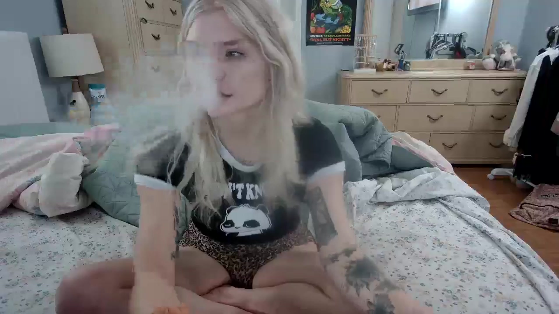 Gallery image thumbnail from DuckChan0's myfreecams stream on, 06/04/2024, 13:38 image 11 of 20