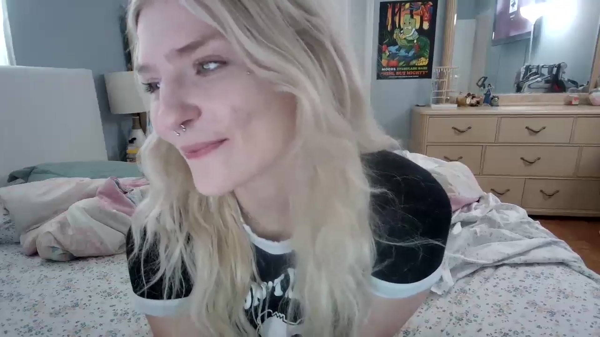 Gallery image thumbnail from DuckChan0's myfreecams stream on, 06/04/2024, 13:38 image 19 of 20