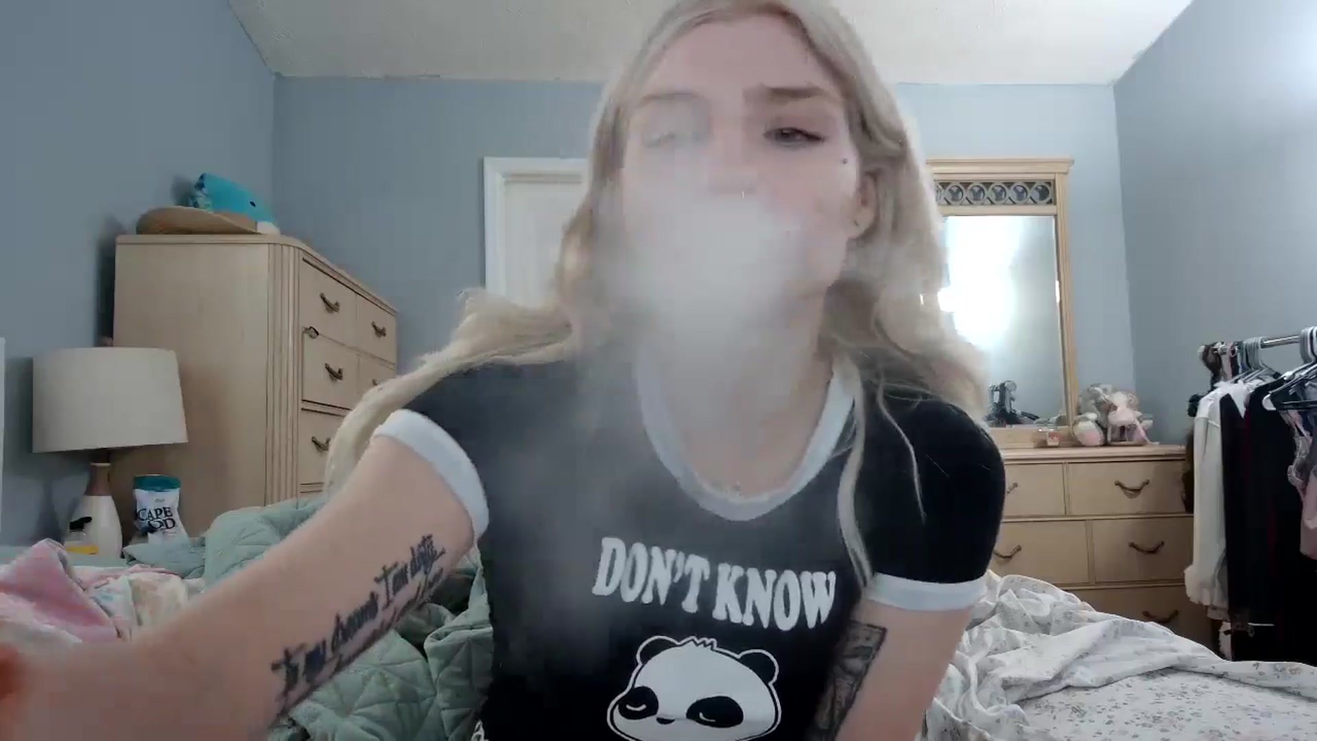 Gallery image thumbnail from DuckChan0's myfreecams stream on, 06/04/2024, 13:38 image 16 of 20