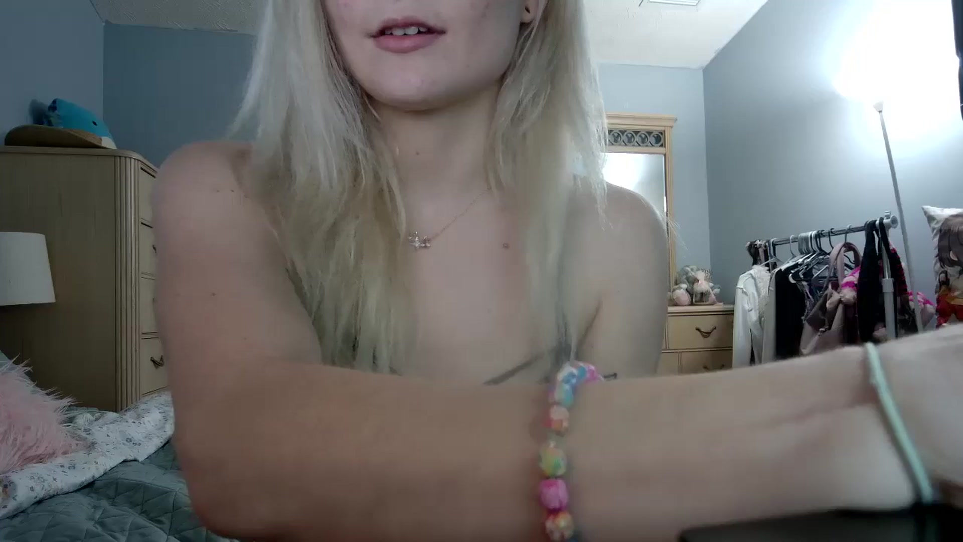 Gallery image thumbnail from DuckChan0's myfreecams stream on, 06/05/2024, 24:20 image 20 of 20
