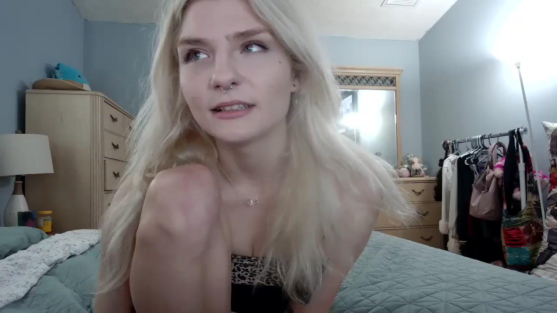 Gallery image thumbnail from DuckChan0's myfreecams stream on, 06/05/2024, 13:58 image 5 of 20