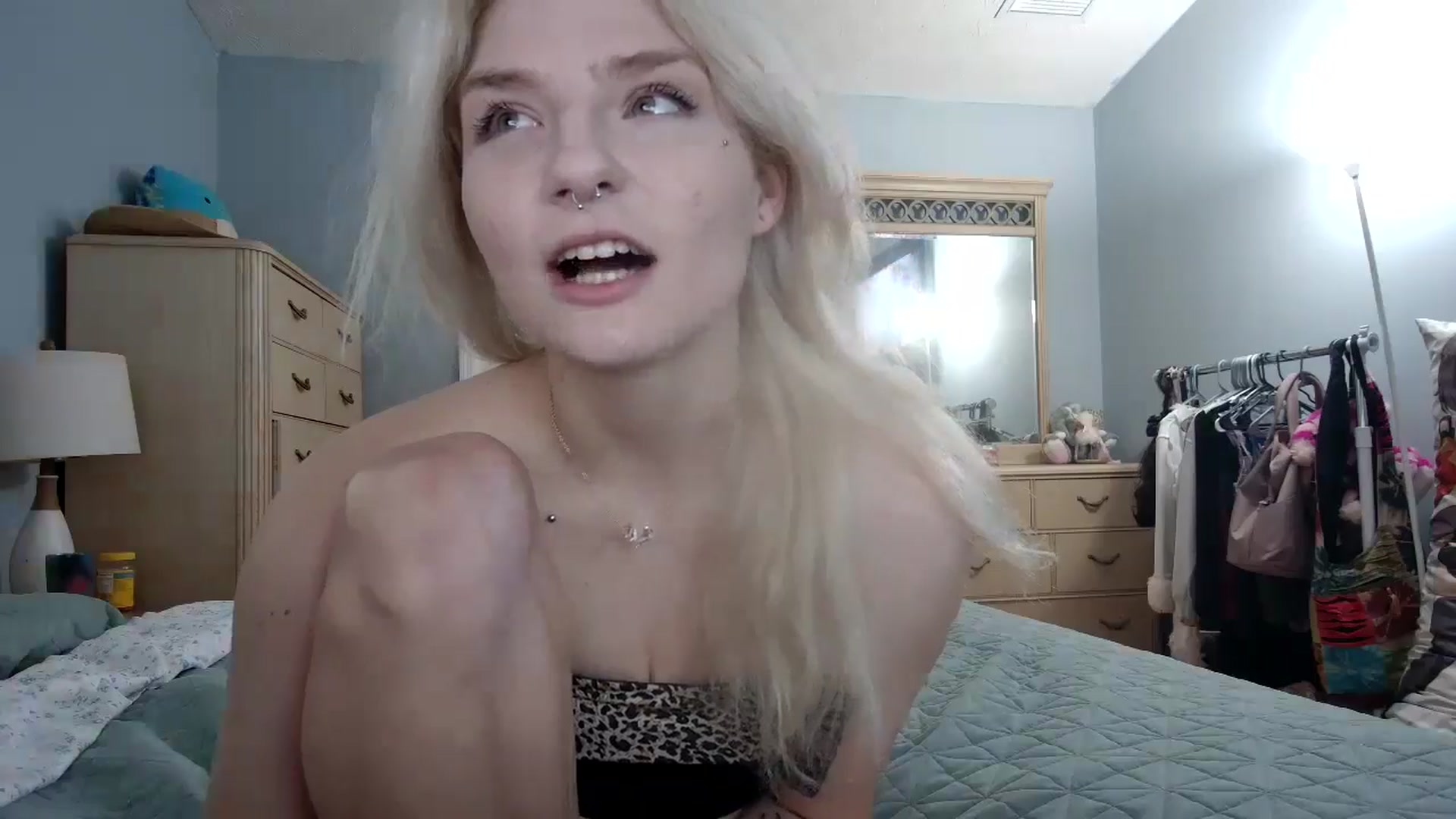 Gallery image thumbnail from DuckChan0's myfreecams stream on, 06/05/2024, 13:58 image 7 of 20