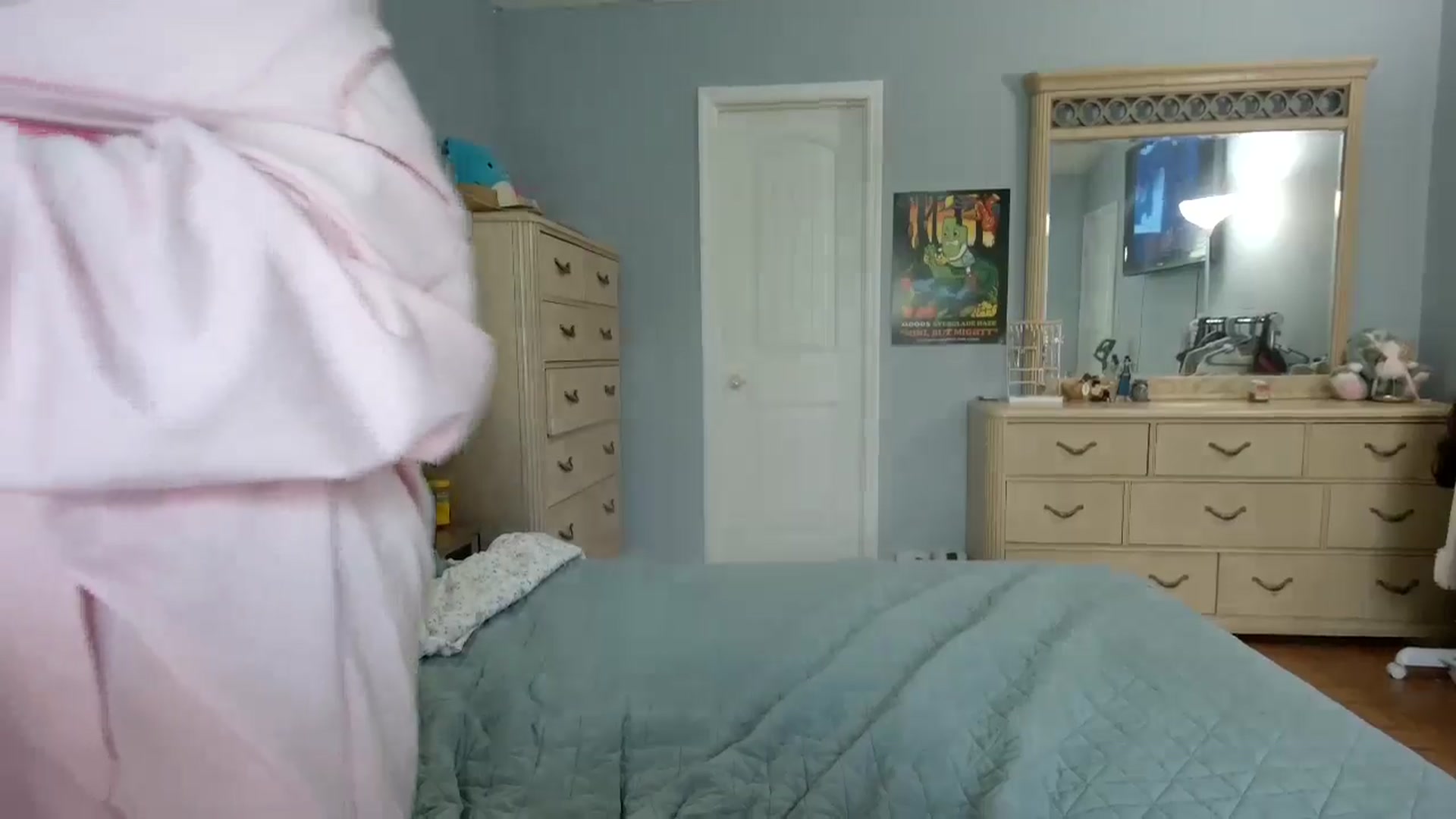 Gallery image thumbnail from DuckChan0's myfreecams stream on, 06/05/2024, 14:47 image 12 of 20