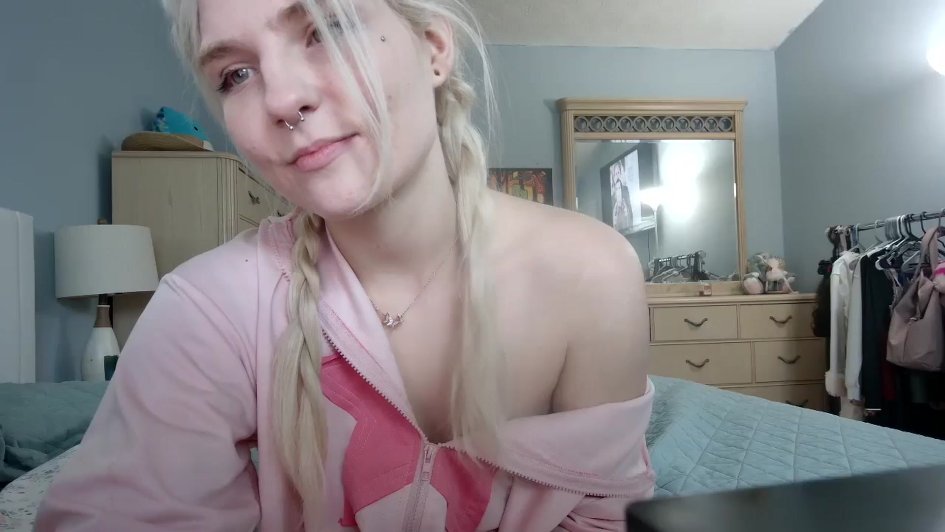 Gallery image thumbnail from DuckChan0's myfreecams stream on, 06/05/2024, 14:47 image 17 of 20