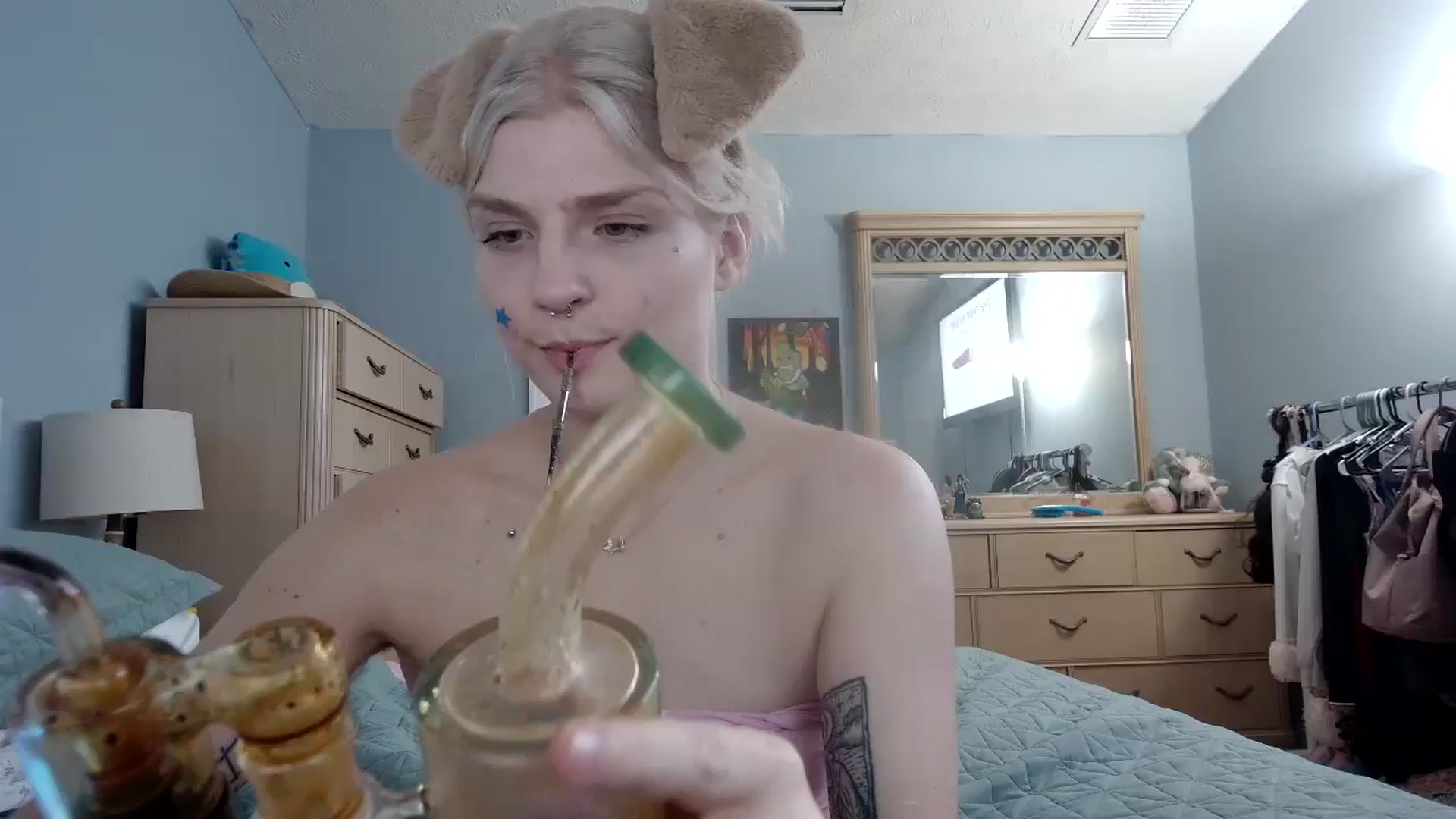 Gallery image thumbnail from DuckChan0's myfreecams stream on, 06/05/2024, 22:49 image 14 of 20