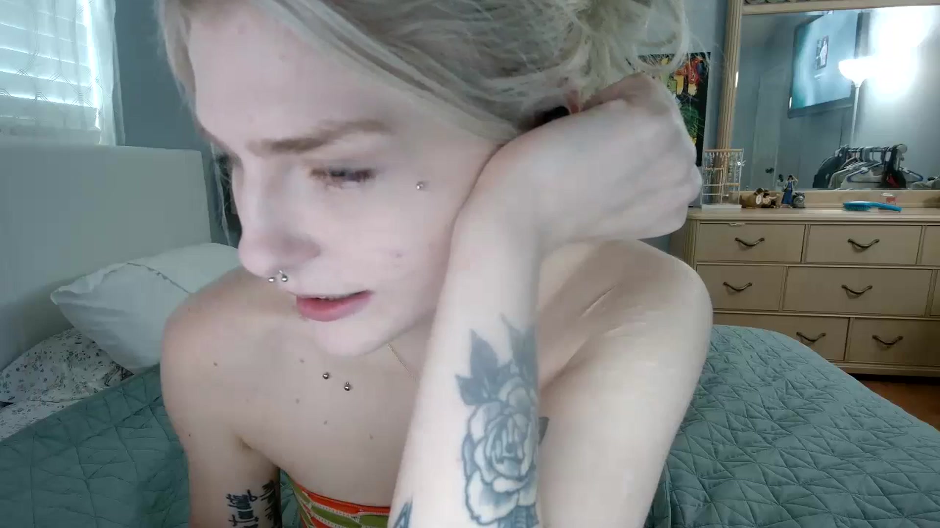 Gallery image thumbnail from DuckChan0's myfreecams stream on, 06/06/2024, 15:44 image 11 of 20