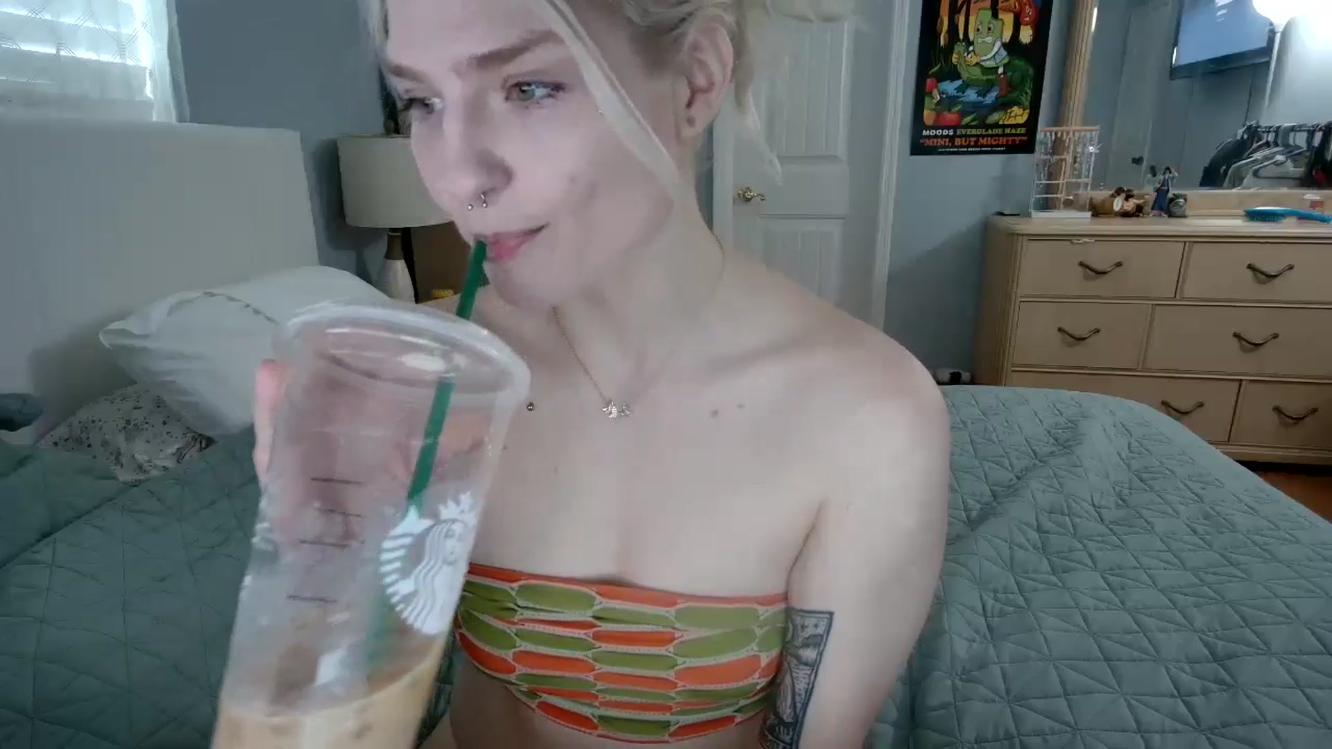 Gallery image thumbnail from DuckChan0's myfreecams stream on, 06/06/2024, 15:44 image 5 of 20