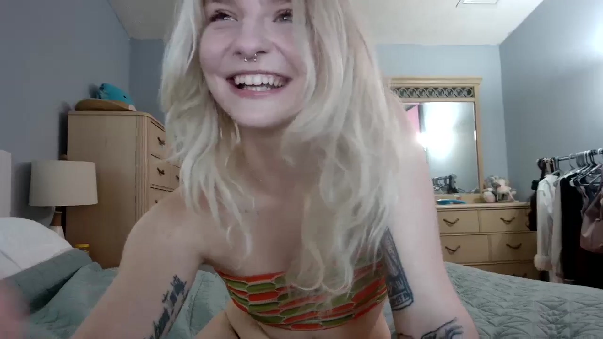 Gallery image thumbnail from DuckChan0's myfreecams stream on, 06/06/2024, 15:44 image 6 of 20