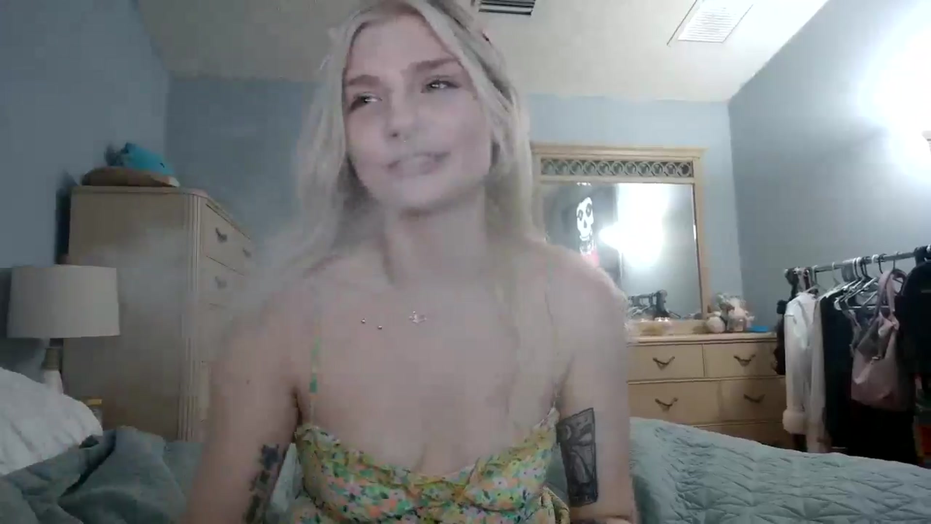 Gallery image thumbnail from DuckChan0's myfreecams stream on, 06/06/2024, 23:25 image 20 of 20