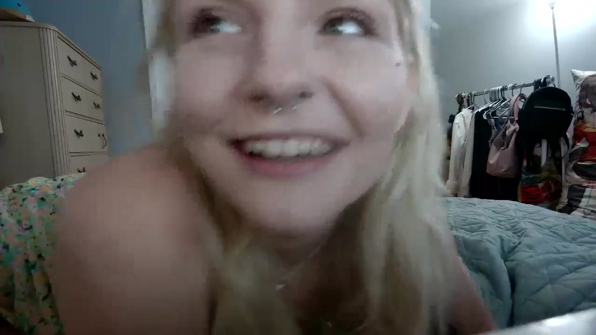 Gallery image thumbnail from DuckChan0's myfreecams stream on, 06/06/2024, 23:25 image 5 of 20