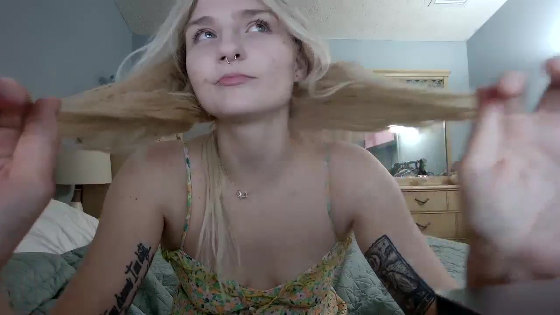 Gallery image thumbnail from DuckChan0's myfreecams stream on, 06/06/2024, 23:25 image 19 of 20