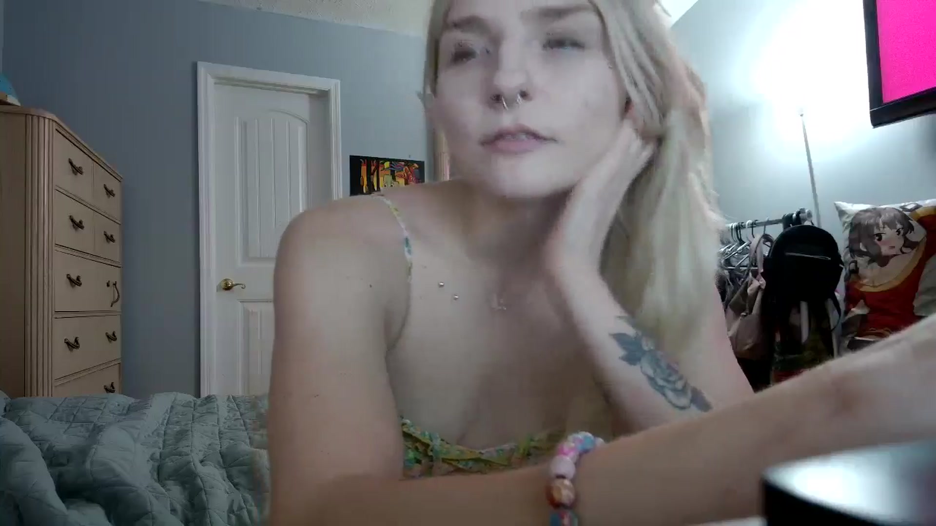 Gallery image thumbnail from DuckChan0's myfreecams stream on, 06/06/2024, 23:41 image 14 of 20