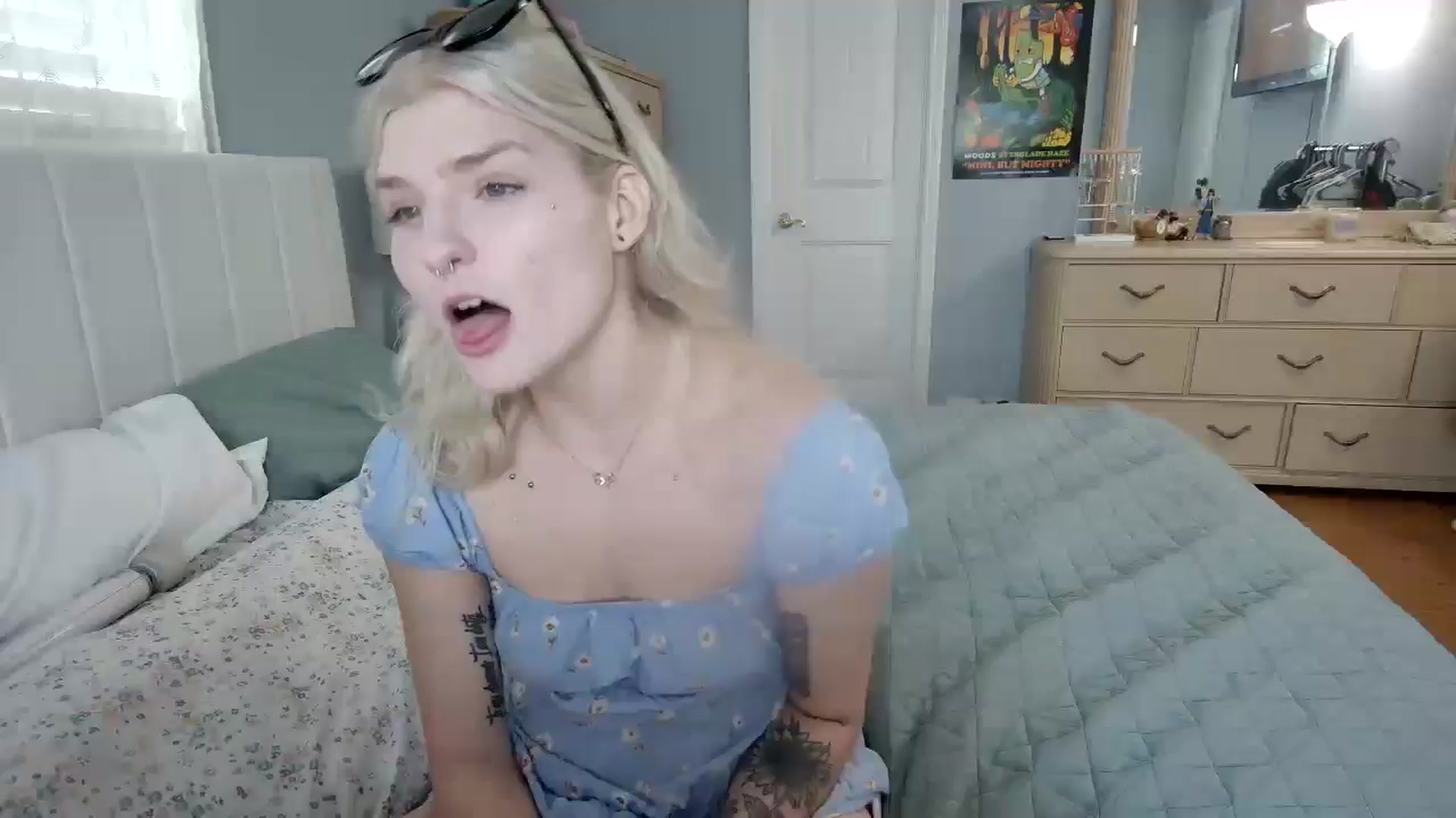 Gallery image thumbnail from DuckChan0's myfreecams stream on, 06/07/2024, 16:08 image 11 of 20