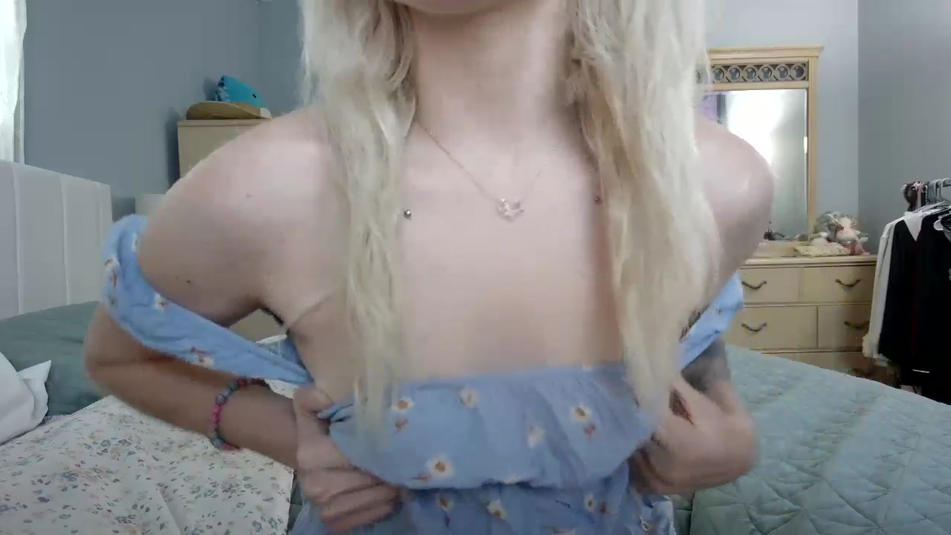 Gallery image thumbnail from DuckChan0's myfreecams stream on, 06/07/2024, 16:08 image 9 of 20