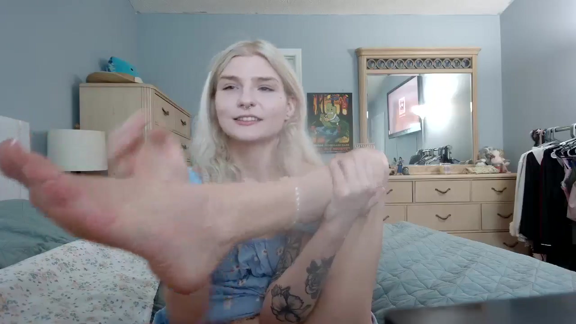Gallery image thumbnail from DuckChan0's myfreecams stream on, 06/07/2024, 16:08 image 18 of 20