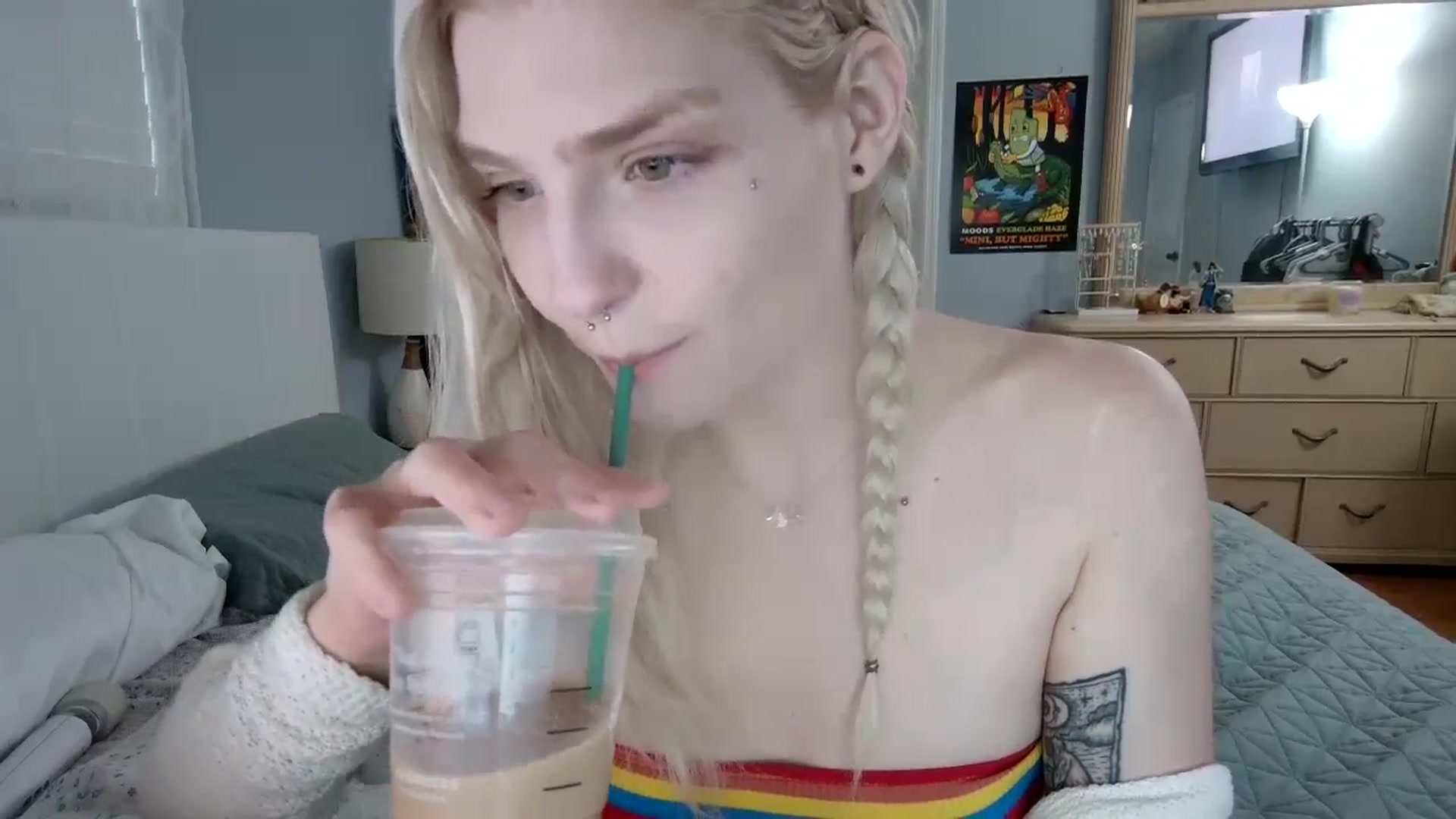 Gallery image thumbnail from DuckChan0's myfreecams stream on, 06/07/2024, 22:43 image 3 of 20
