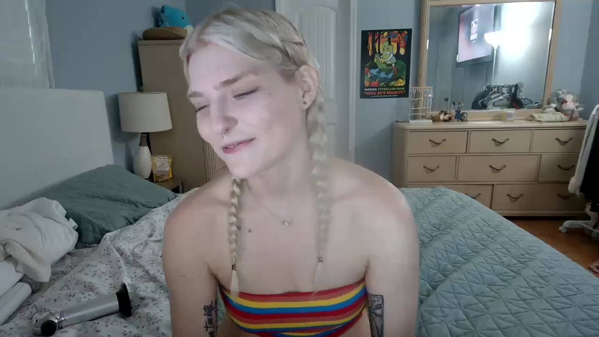 Gallery image thumbnail from DuckChan0's myfreecams stream on, 06/07/2024, 22:43 image 9 of 20