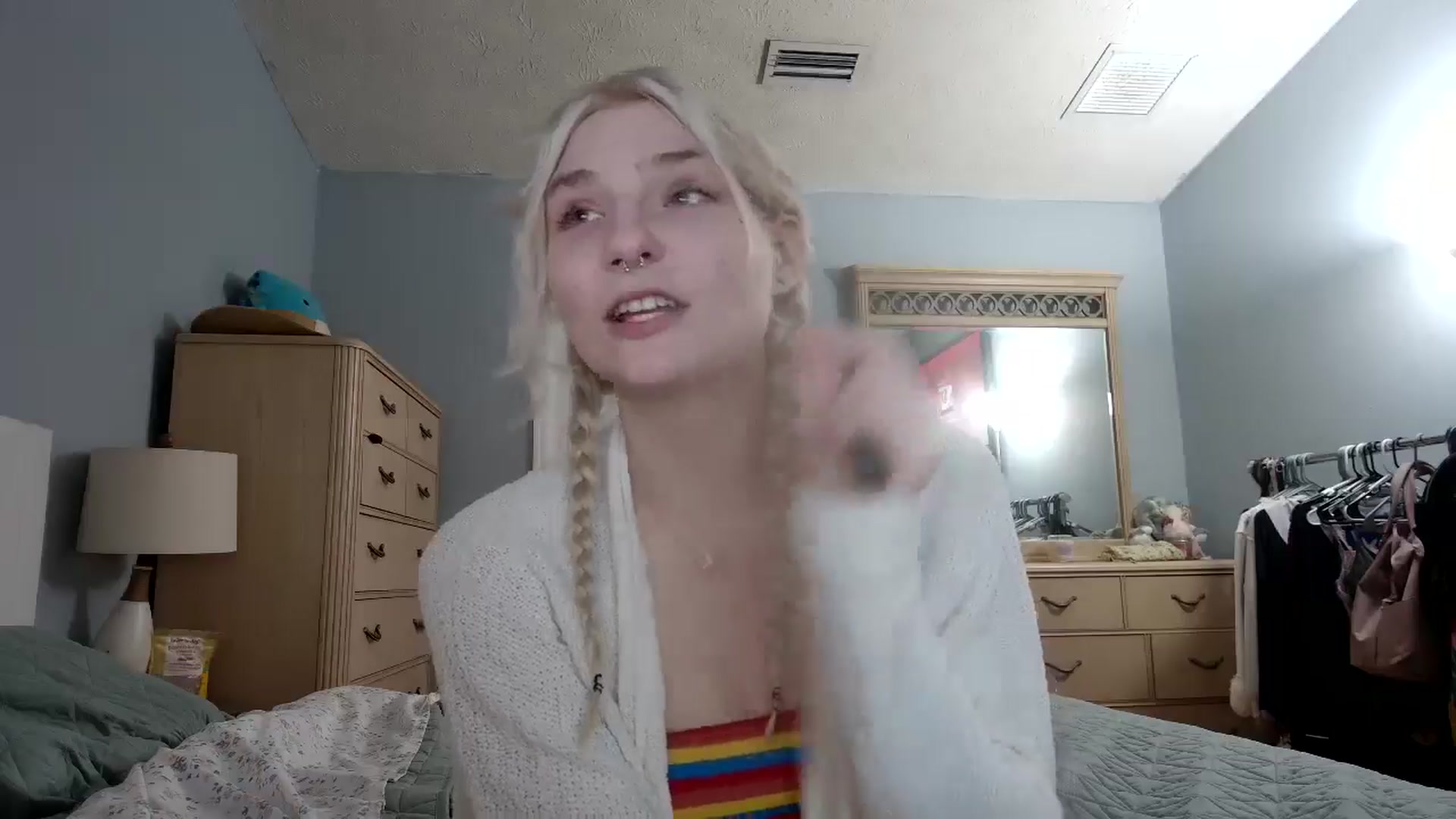 Gallery image thumbnail from DuckChan0's myfreecams stream on, 06/07/2024, 23:00 image 11 of 20