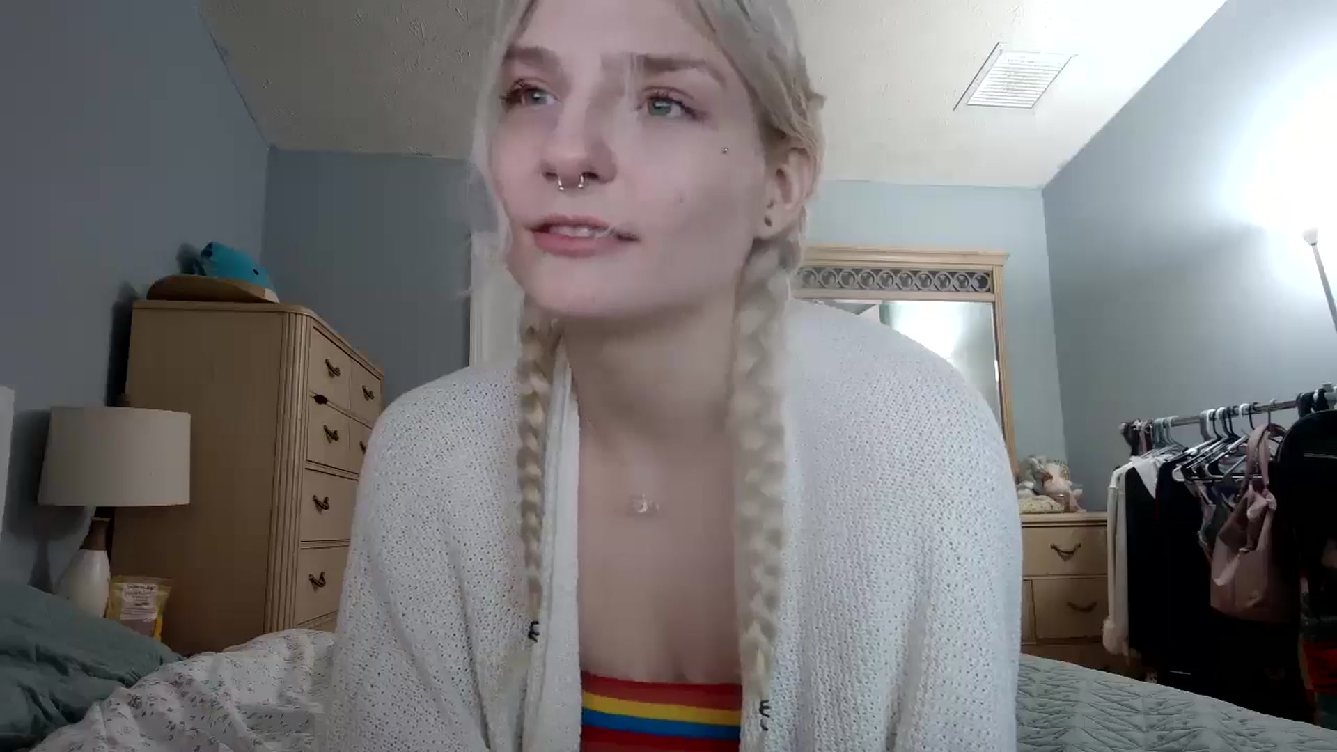 Gallery image thumbnail from DuckChan0's myfreecams stream on, 06/07/2024, 23:00 image 10 of 20