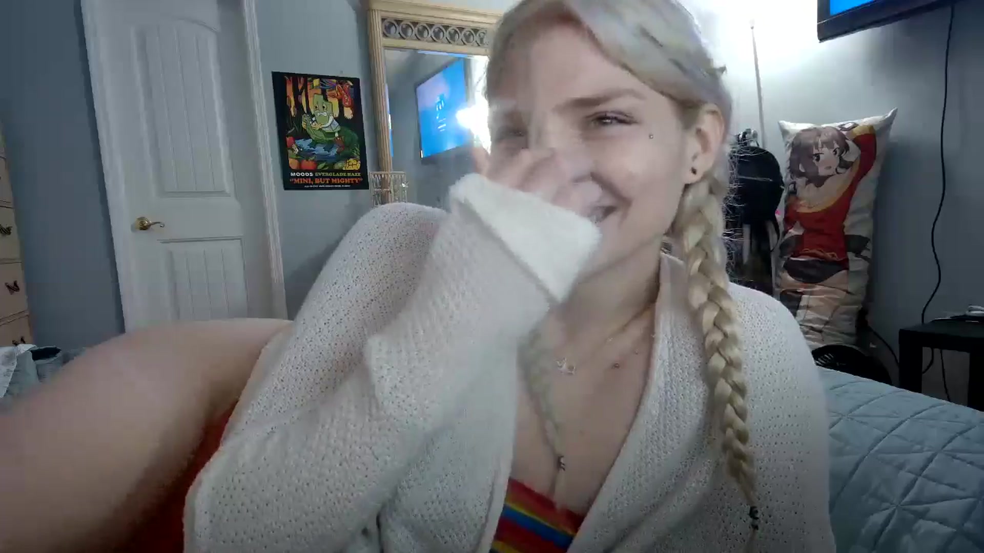 Gallery image thumbnail from DuckChan0's myfreecams stream on, 06/07/2024, 23:00 image 7 of 20