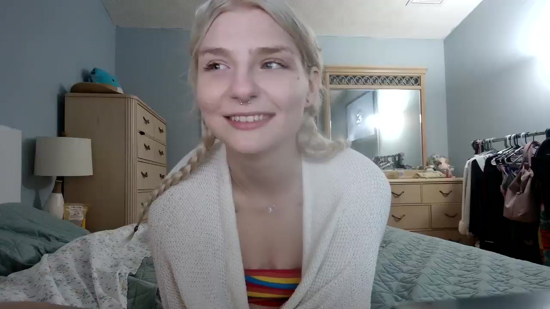 Gallery image thumbnail from DuckChan0's myfreecams stream on, 06/07/2024, 23:00 image 1 of 20