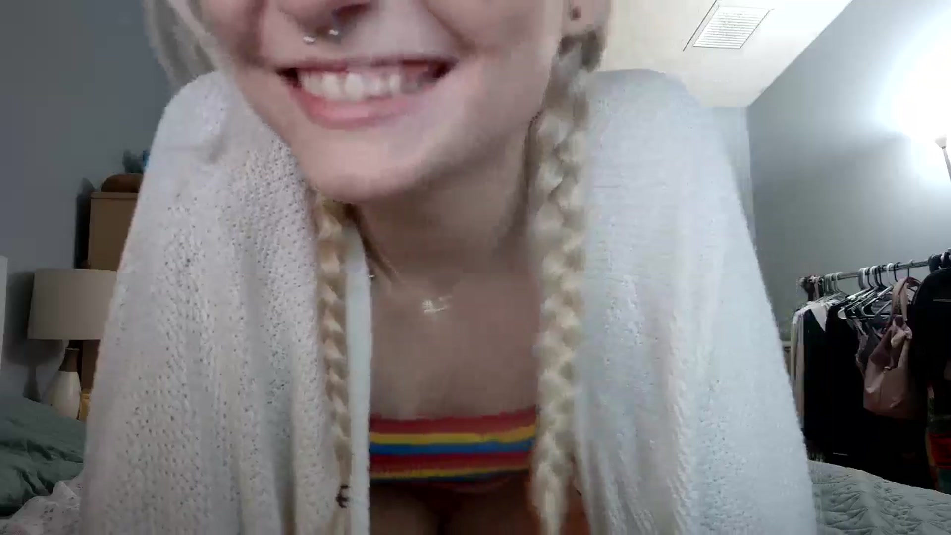 Gallery image thumbnail from DuckChan0's myfreecams stream on, 06/07/2024, 23:00 image 9 of 20