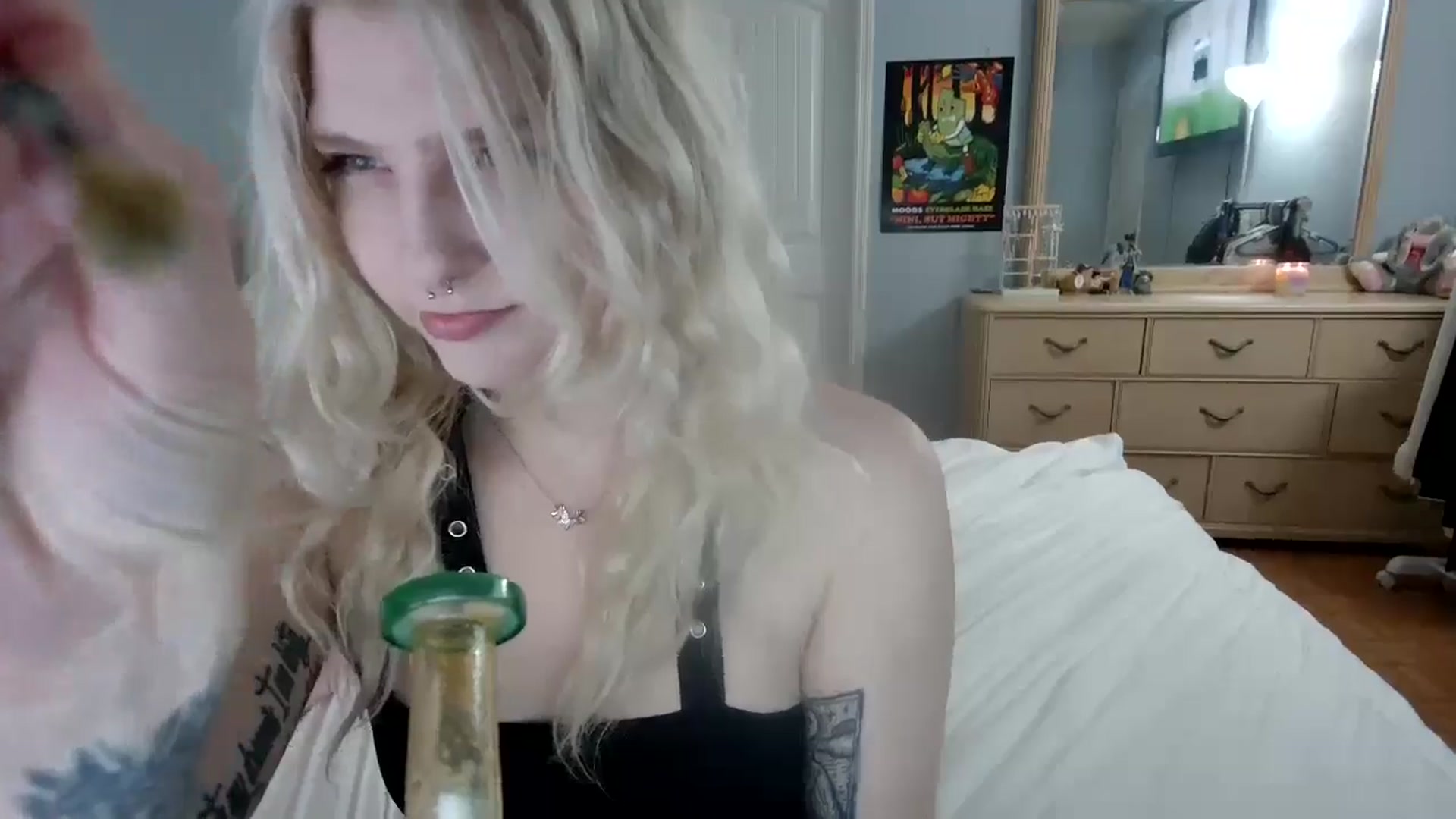 Gallery image thumbnail from DuckChan0's myfreecams stream on, 06/08/2024, 22:52 image 19 of 20