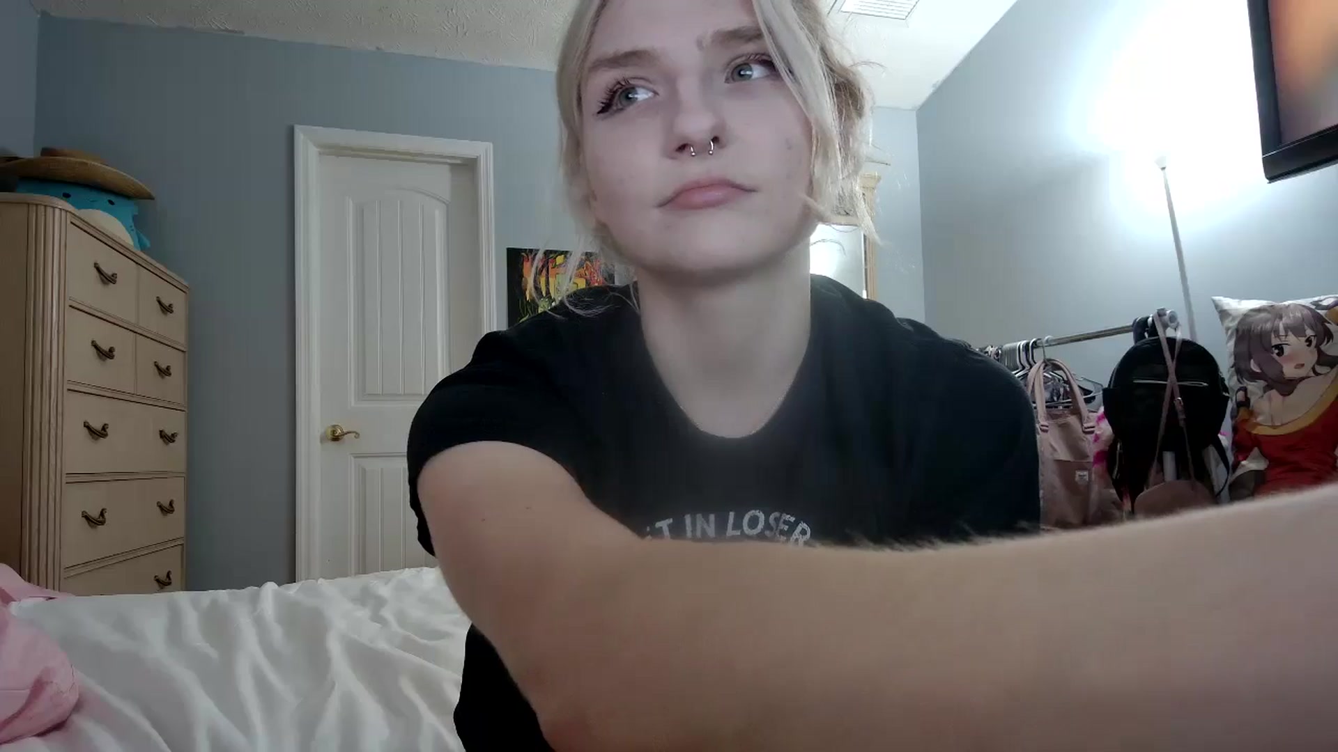 Gallery image thumbnail from DuckChan0's myfreecams stream on, 06/08/2024, 23:39 image 7 of 20