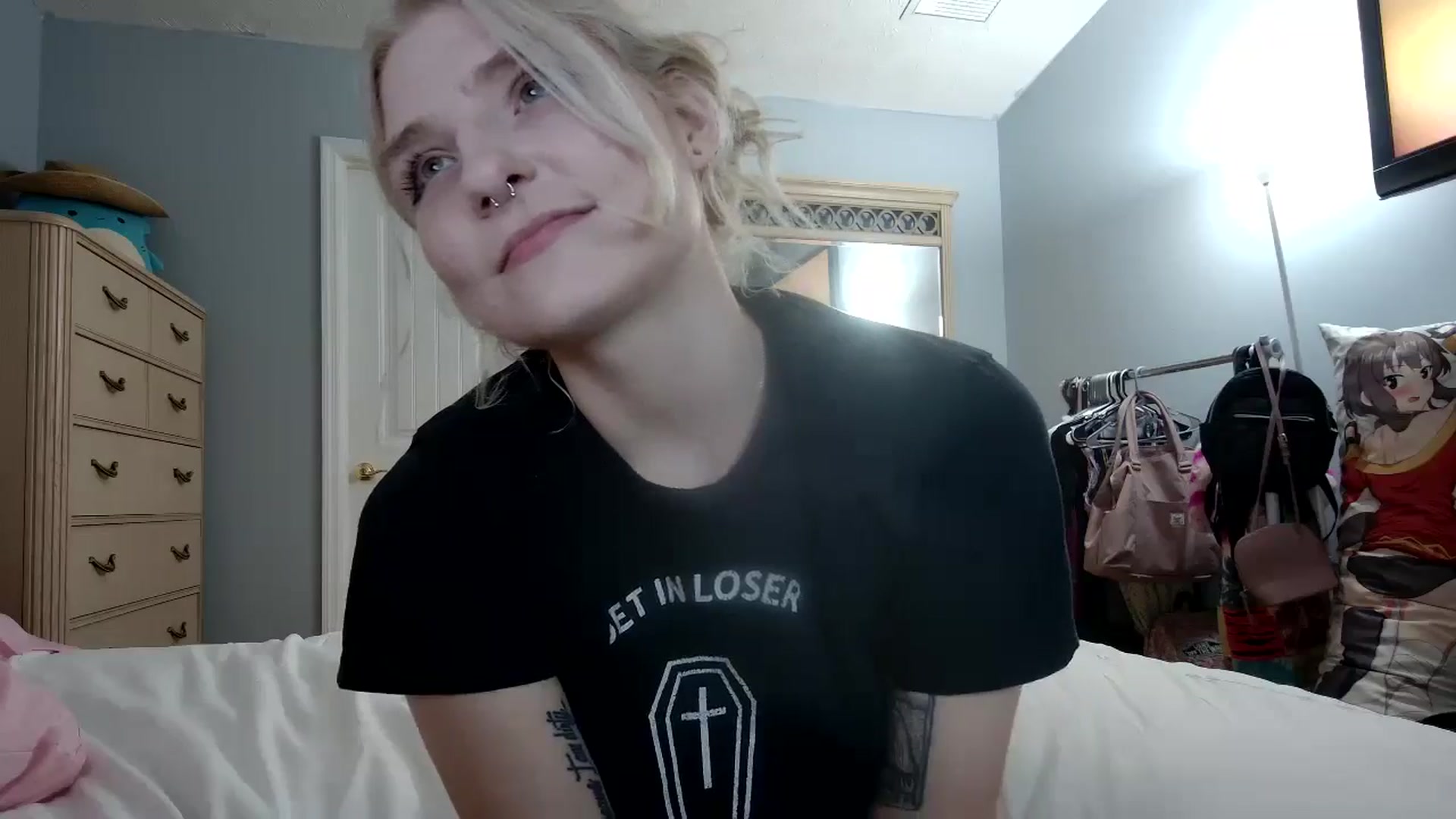 Gallery image thumbnail from DuckChan0's myfreecams stream on, 06/08/2024, 23:39 image 9 of 20