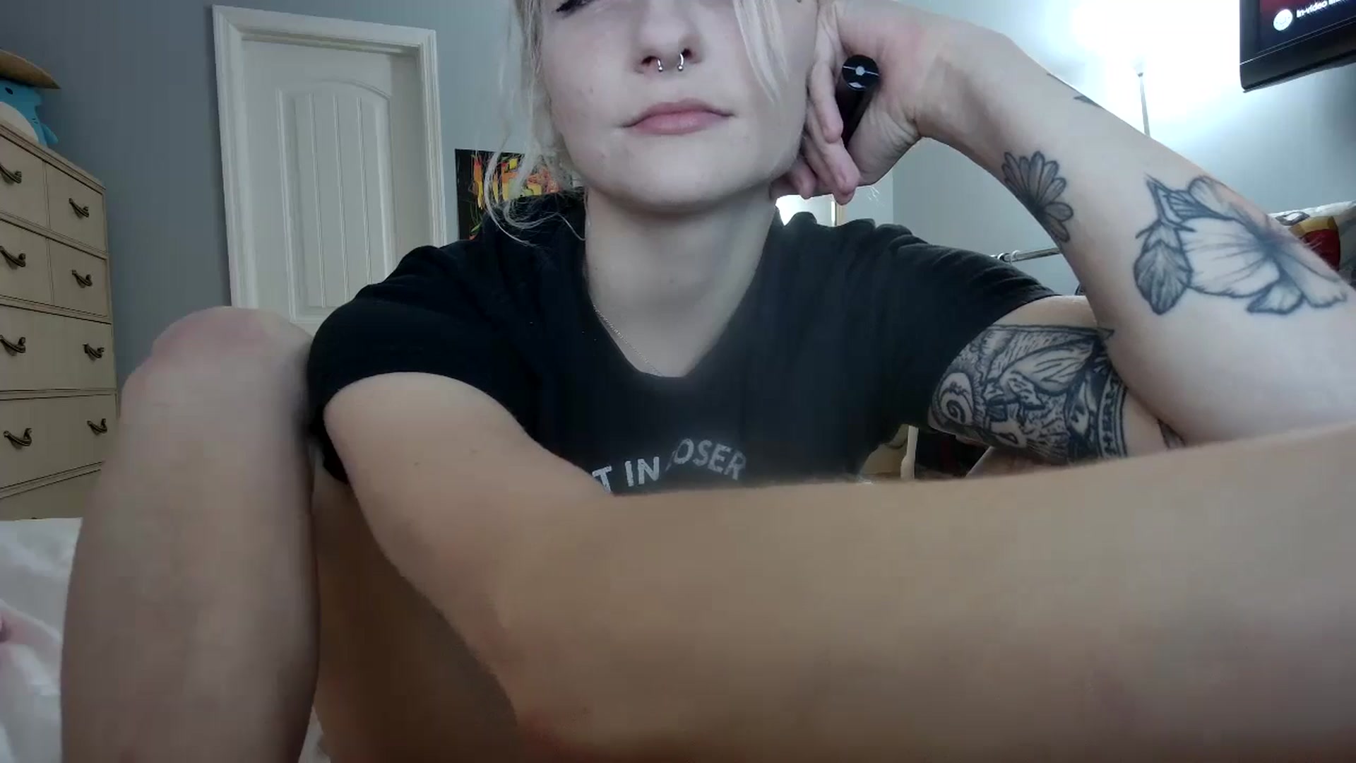 Gallery image thumbnail from DuckChan0's myfreecams stream on, 06/08/2024, 23:39 image 6 of 20
