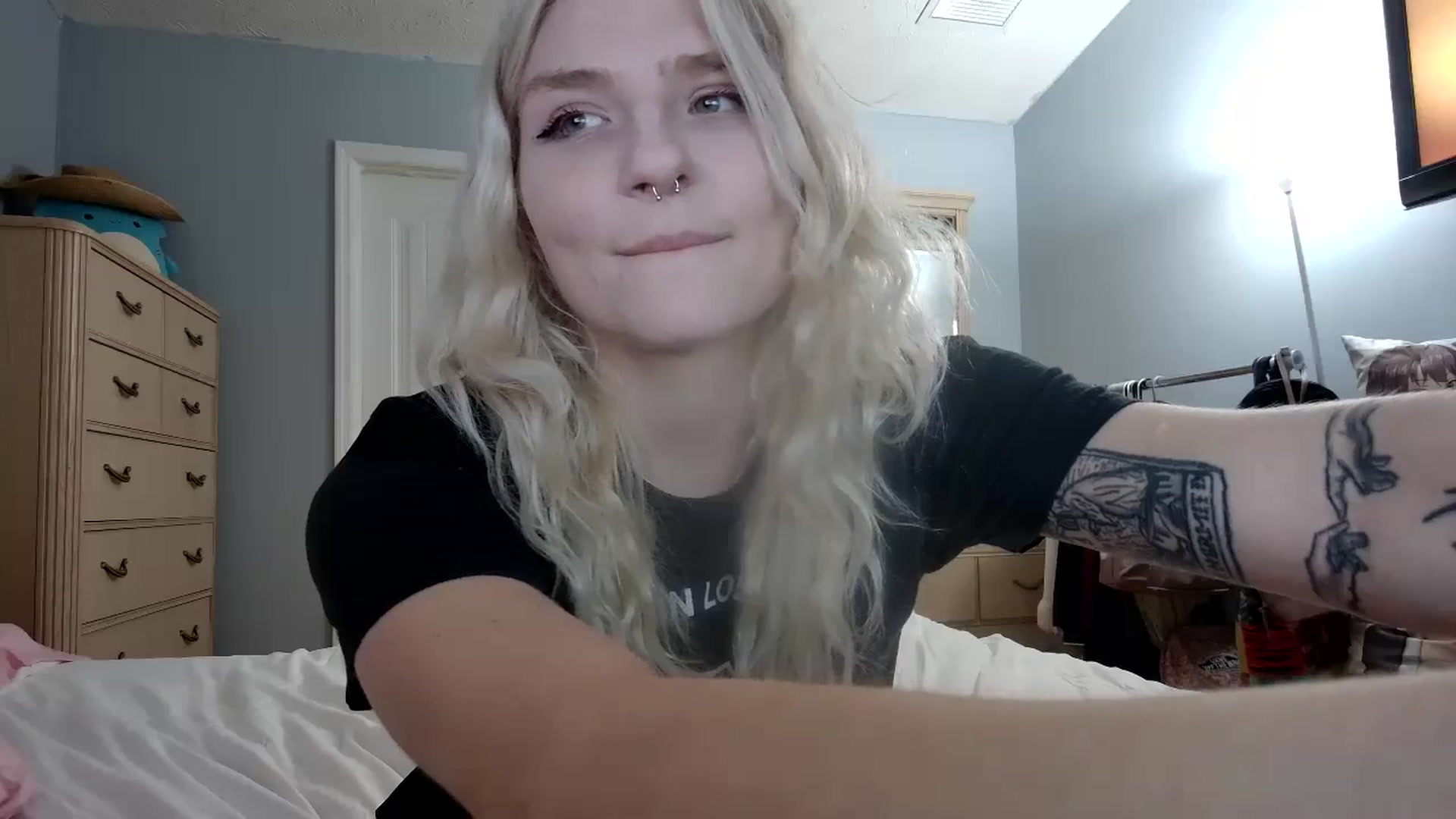 Gallery image thumbnail from DuckChan0's myfreecams stream on, 06/08/2024, 23:39 image 12 of 20