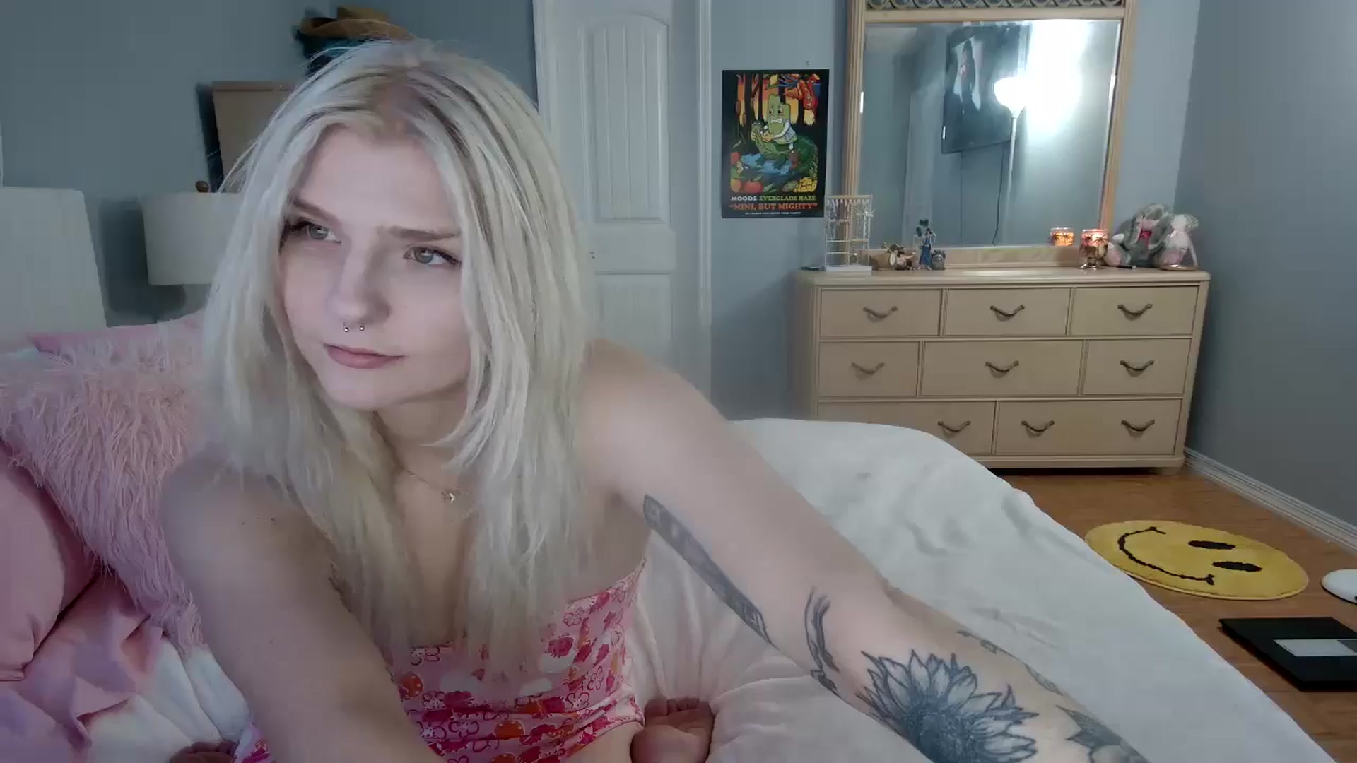 Gallery image thumbnail from DuckChan0's myfreecams stream on, 06/09/2024, 23:59 image 13 of 20