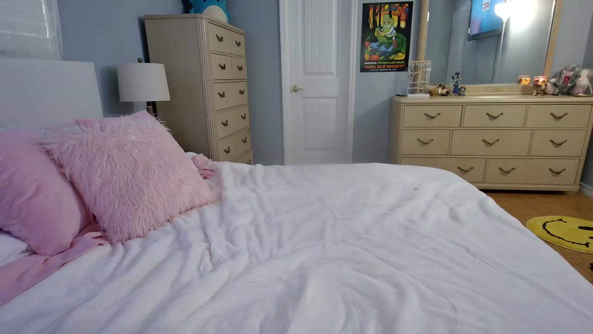 Gallery image thumbnail from DuckChan0's myfreecams stream on, 06/09/2024, 23:59 image 5 of 20