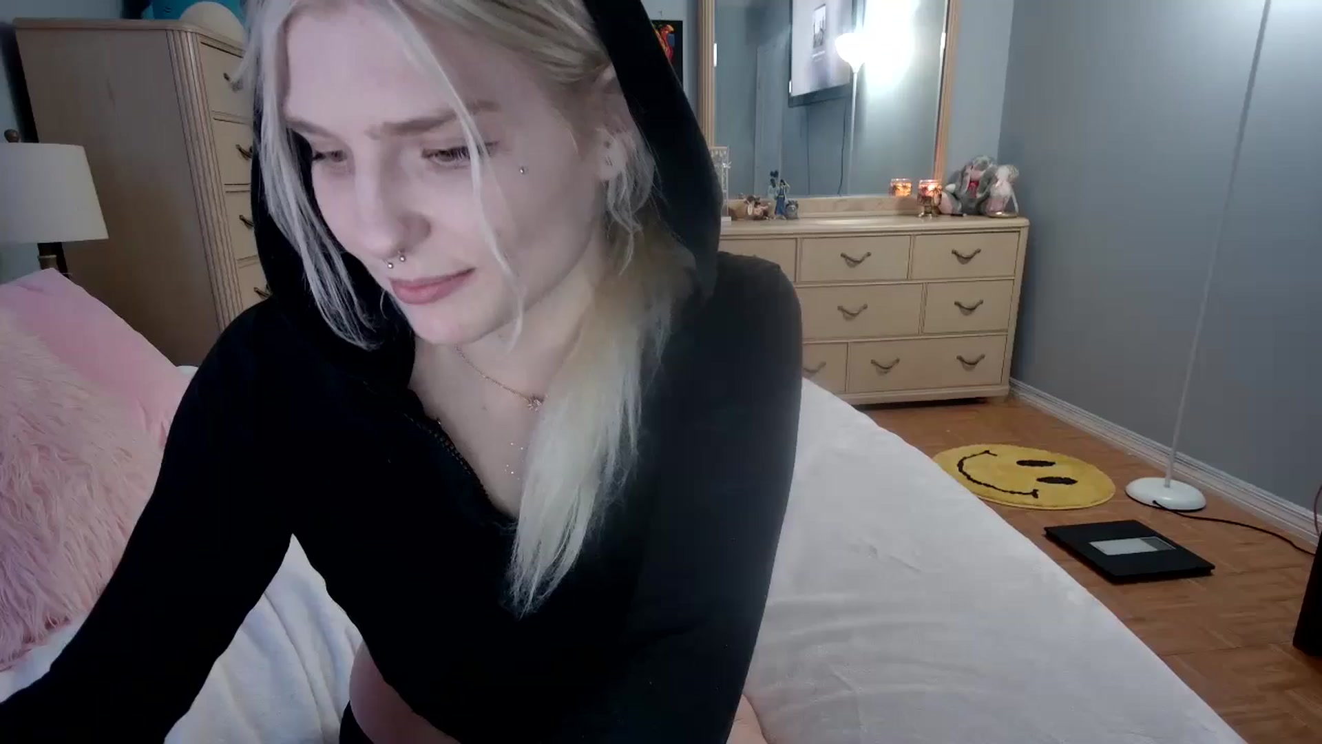 Gallery image thumbnail from DuckChan0's myfreecams stream on, 06/10/2024, 01:06 image 1 of 20