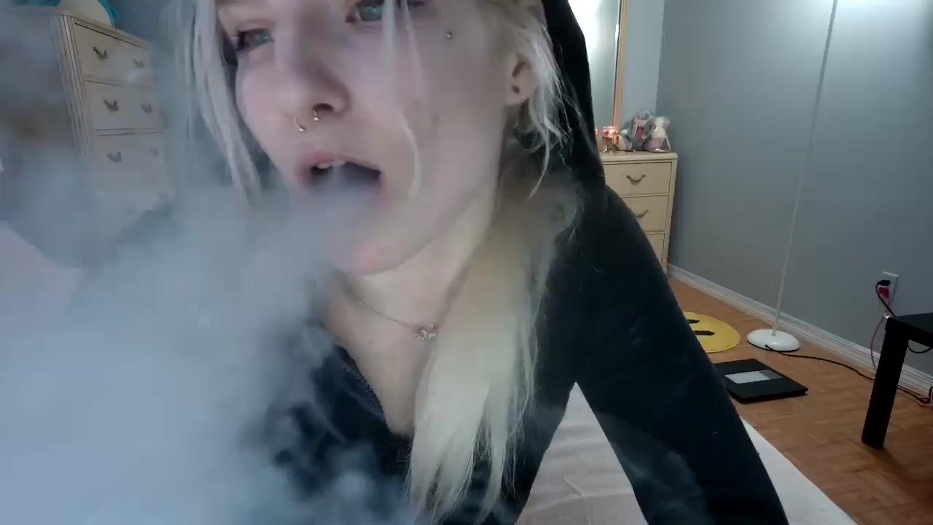 Gallery image thumbnail from DuckChan0's myfreecams stream on, 06/10/2024, 01:06 image 2 of 20