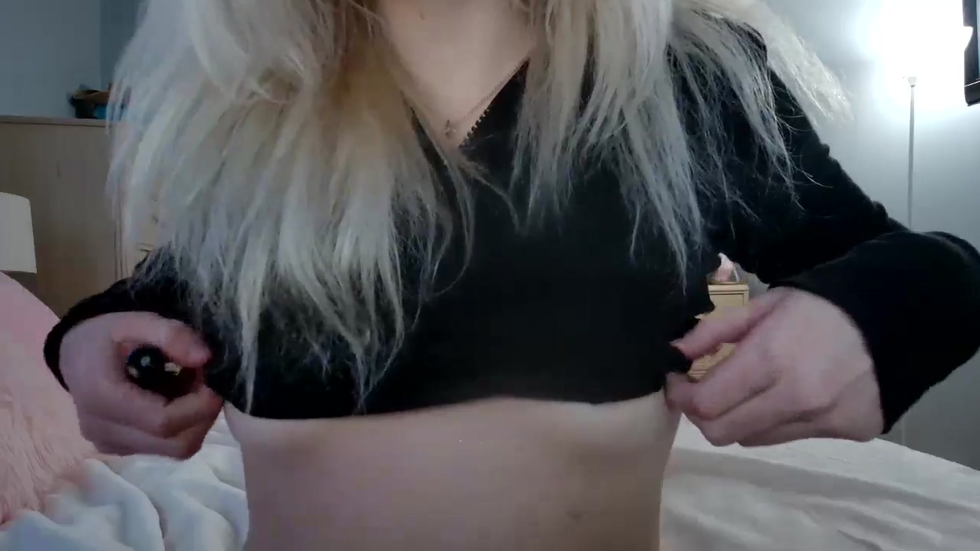 Gallery image thumbnail from DuckChan0's myfreecams stream on, 06/10/2024, 01:06 image 15 of 20