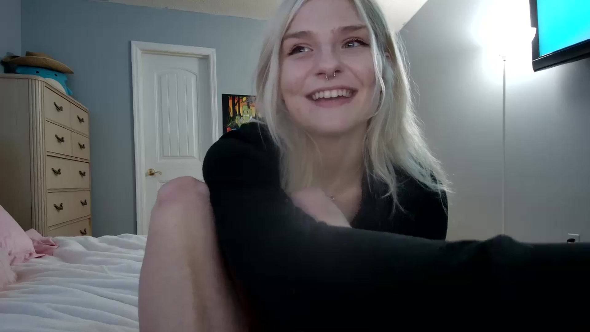 Gallery image thumbnail from DuckChan0's myfreecams stream on, 06/10/2024, 01:06 image 12 of 20