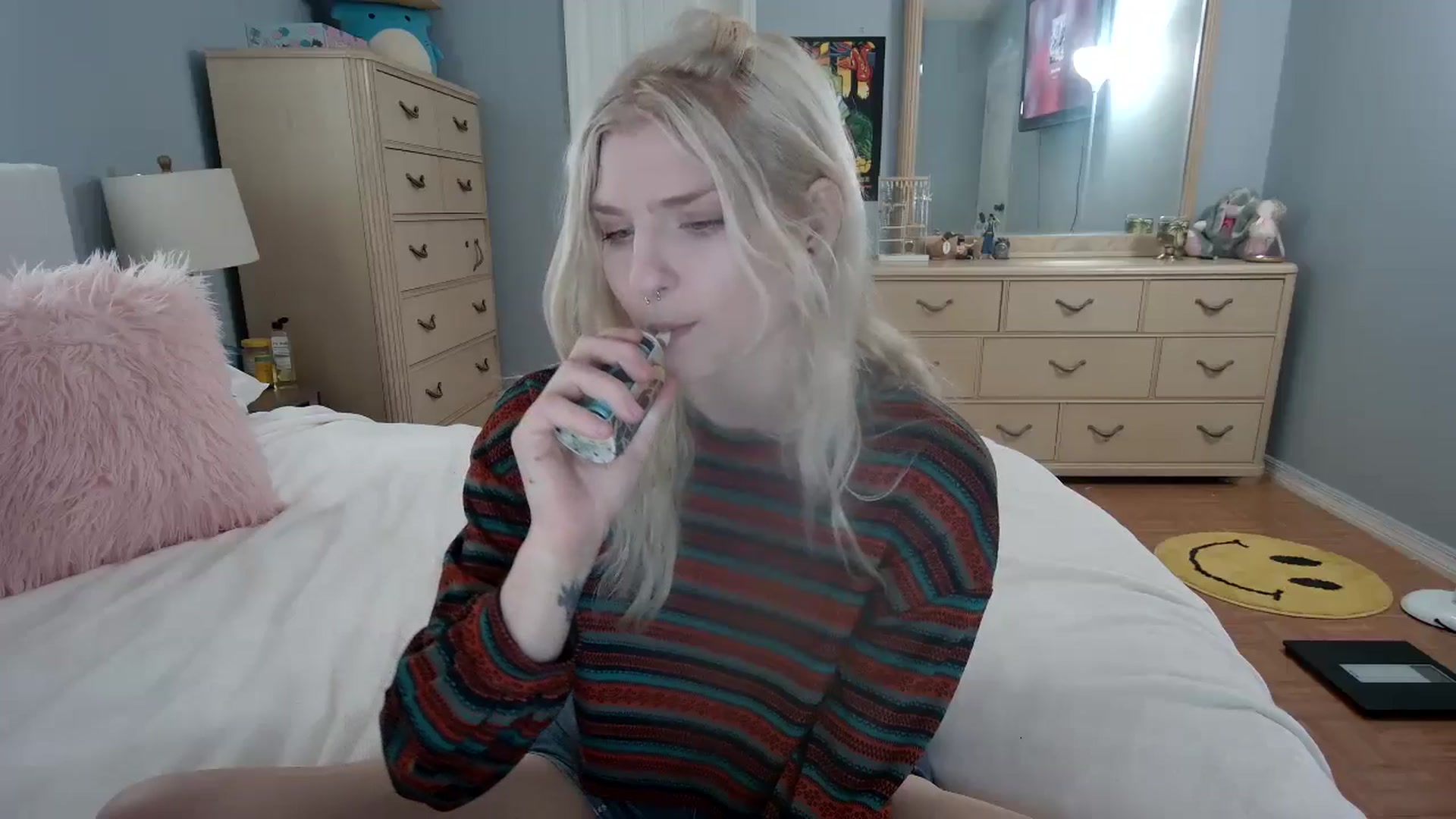 Gallery image thumbnail from DuckChan0's myfreecams stream on, 06/10/2024, 14:52 image 2 of 20