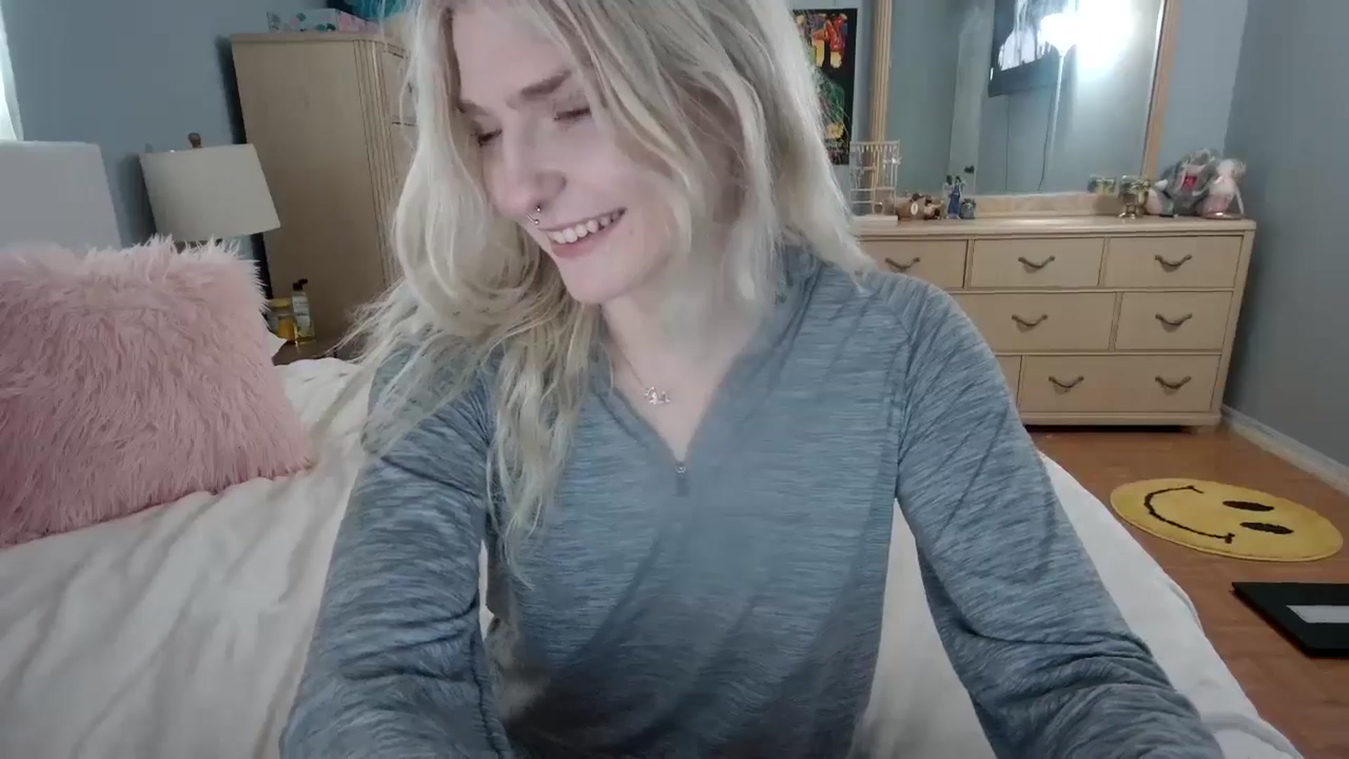 Gallery image thumbnail from DuckChan0's myfreecams stream on, 06/10/2024, 14:52 image 9 of 20