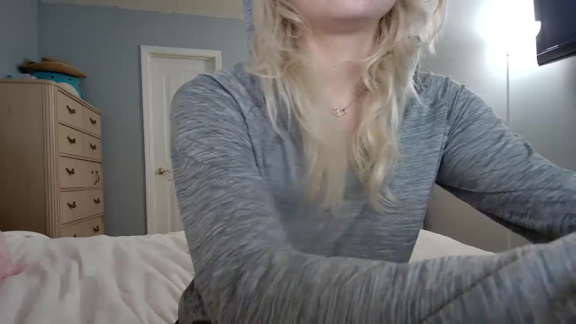 Gallery image thumbnail from DuckChan0's myfreecams stream on, 06/10/2024, 14:52 image 14 of 20