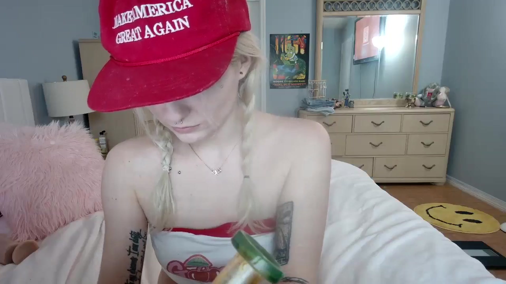 Gallery image thumbnail from DuckChan0's myfreecams stream on, 06/10/2024, 20:27 image 9 of 20