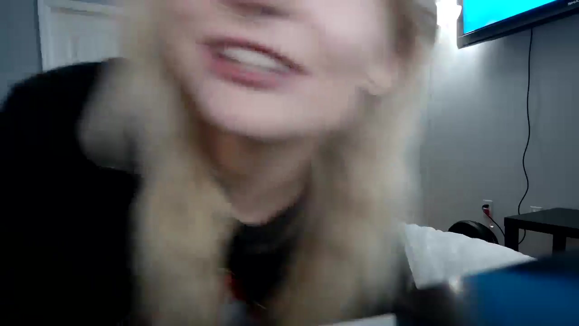 Gallery image thumbnail from DuckChan0's myfreecams stream on, 06/10/2024, 22:25 image 18 of 20