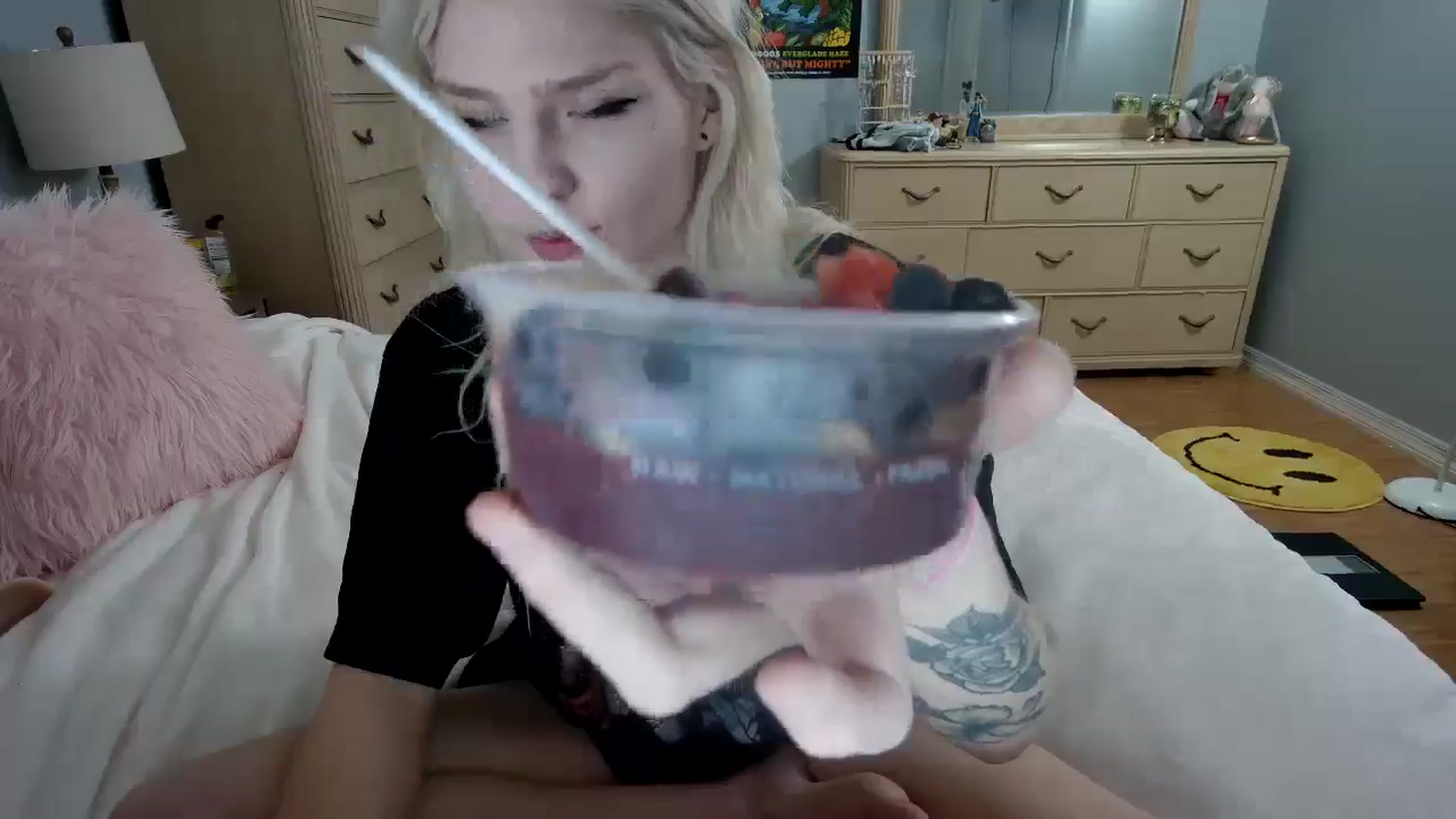 Gallery image thumbnail from DuckChan0's myfreecams stream on, 06/10/2024, 22:25 image 5 of 20