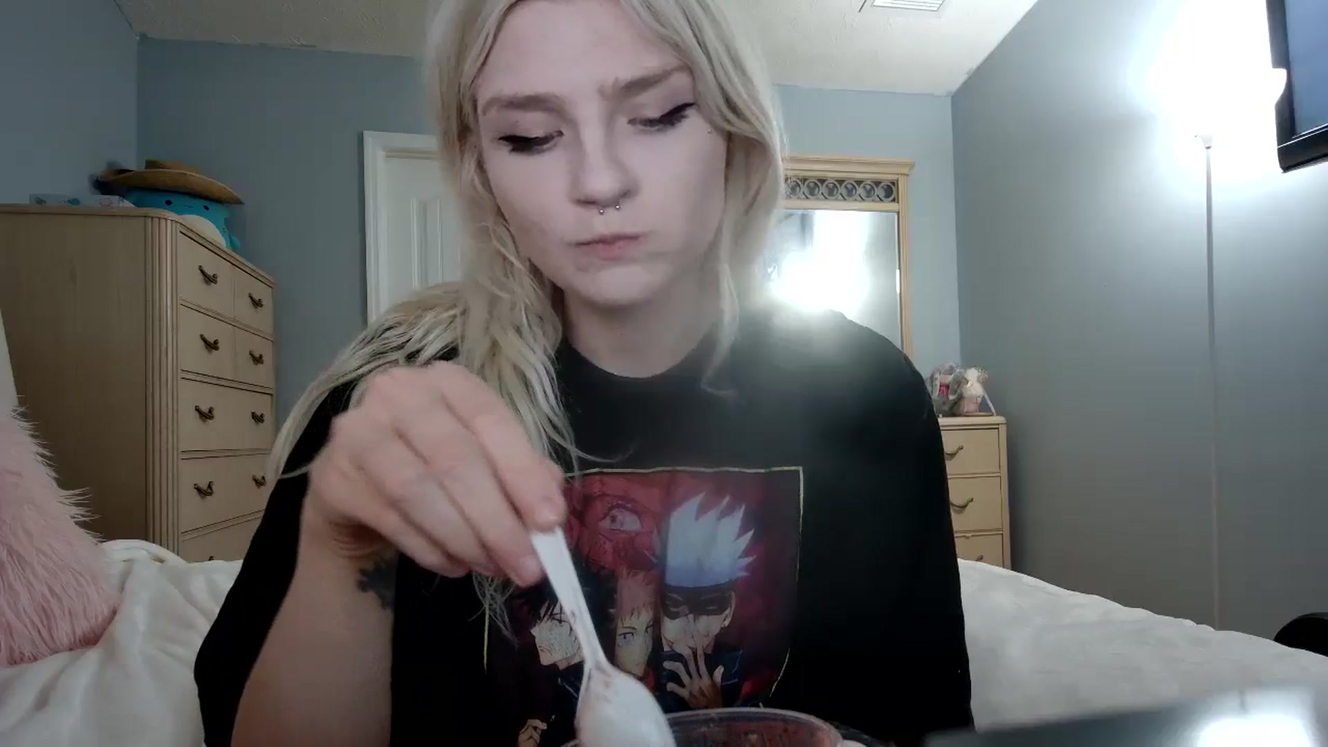 Gallery image thumbnail from DuckChan0's myfreecams stream on, 06/10/2024, 22:25 image 8 of 20