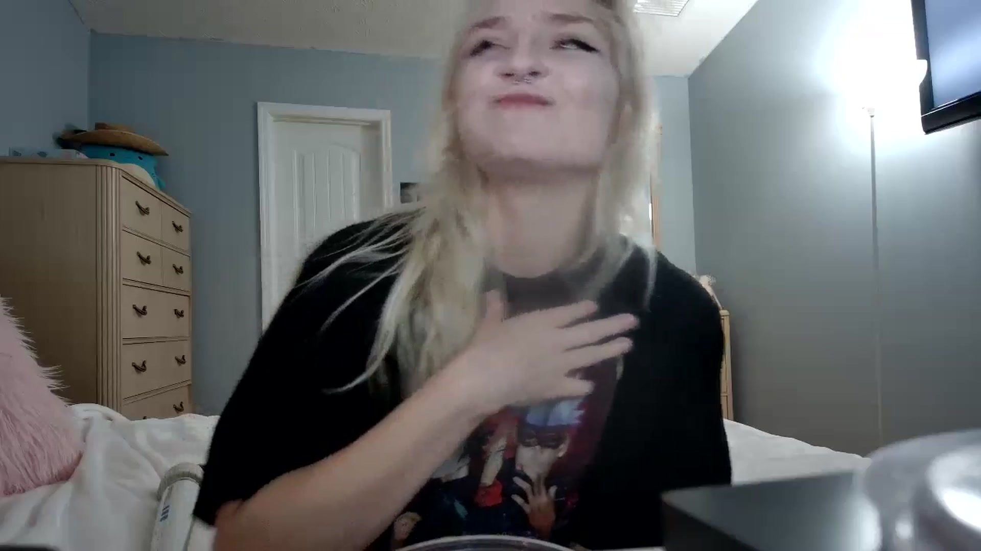 Gallery image thumbnail from DuckChan0's myfreecams stream on, 06/10/2024, 22:25 image 11 of 20
