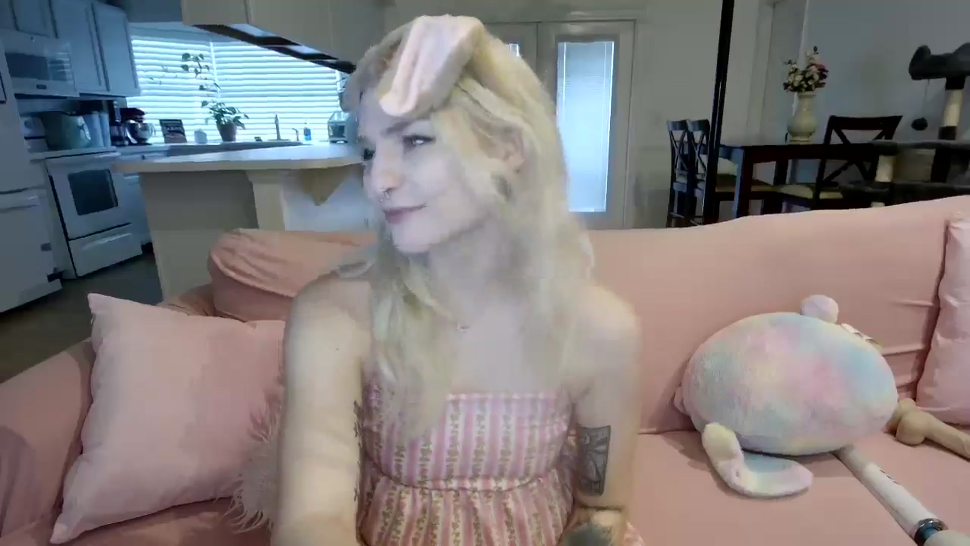 Gallery image thumbnail from DuckChan0's myfreecams stream on, 06/11/2024, 15:00 image 9 of 20