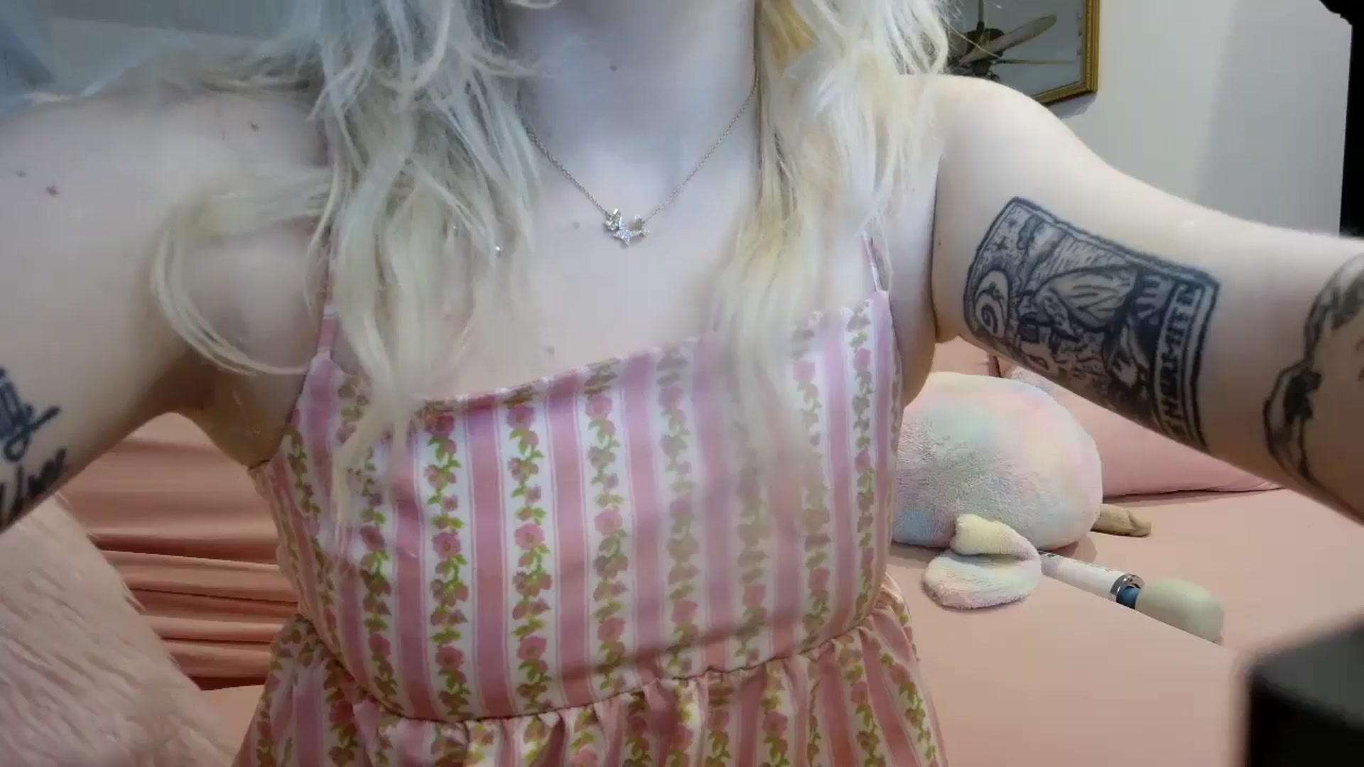 Gallery image thumbnail from DuckChan0's myfreecams stream on, 06/11/2024, 15:00 image 19 of 20